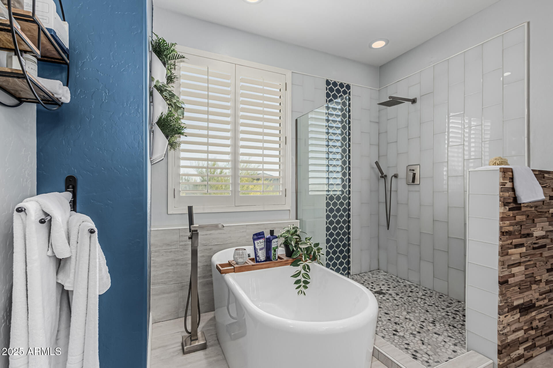 9113 W WHITE FEATHER Lane