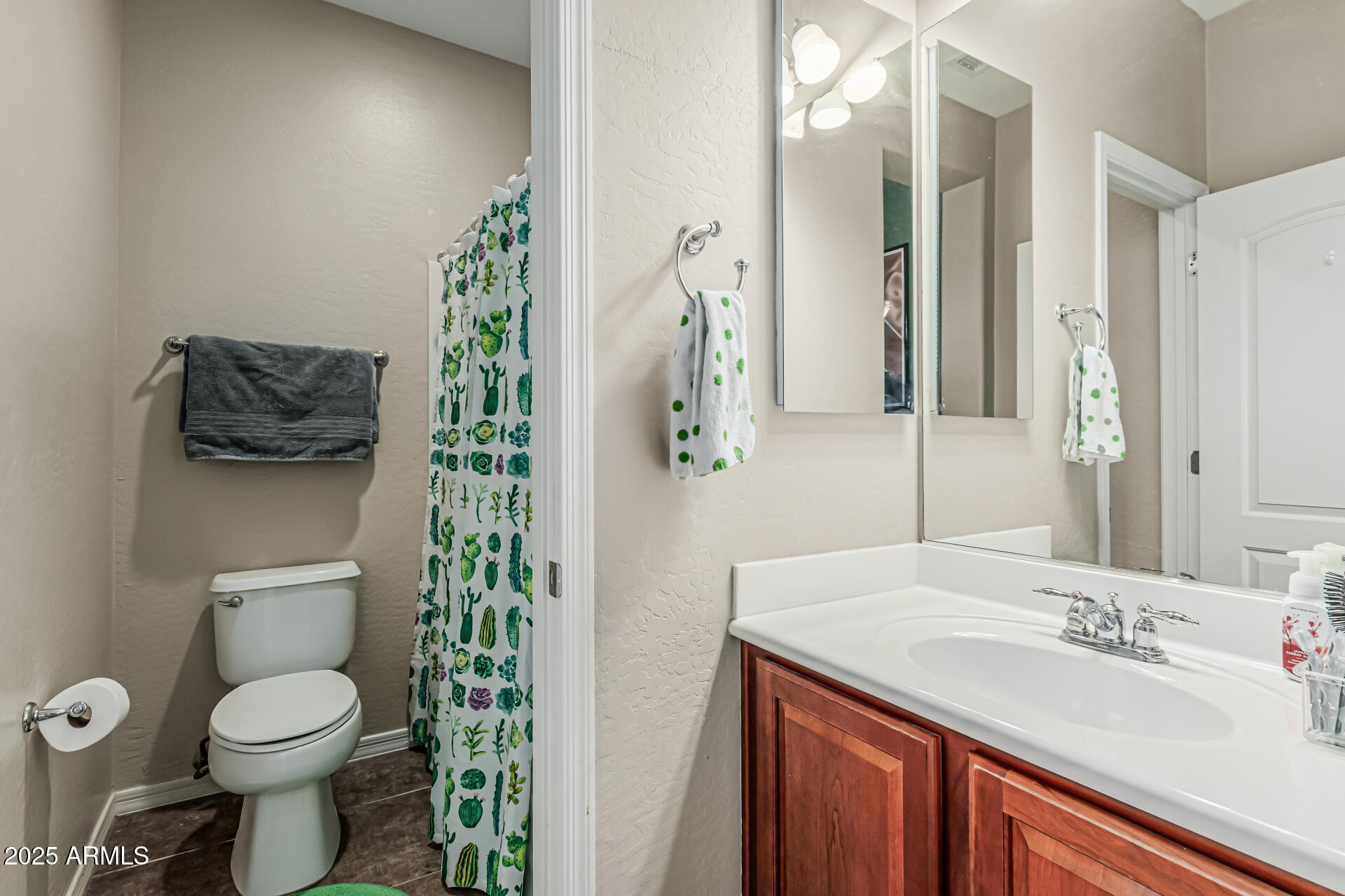 9113 W WHITE FEATHER Lane