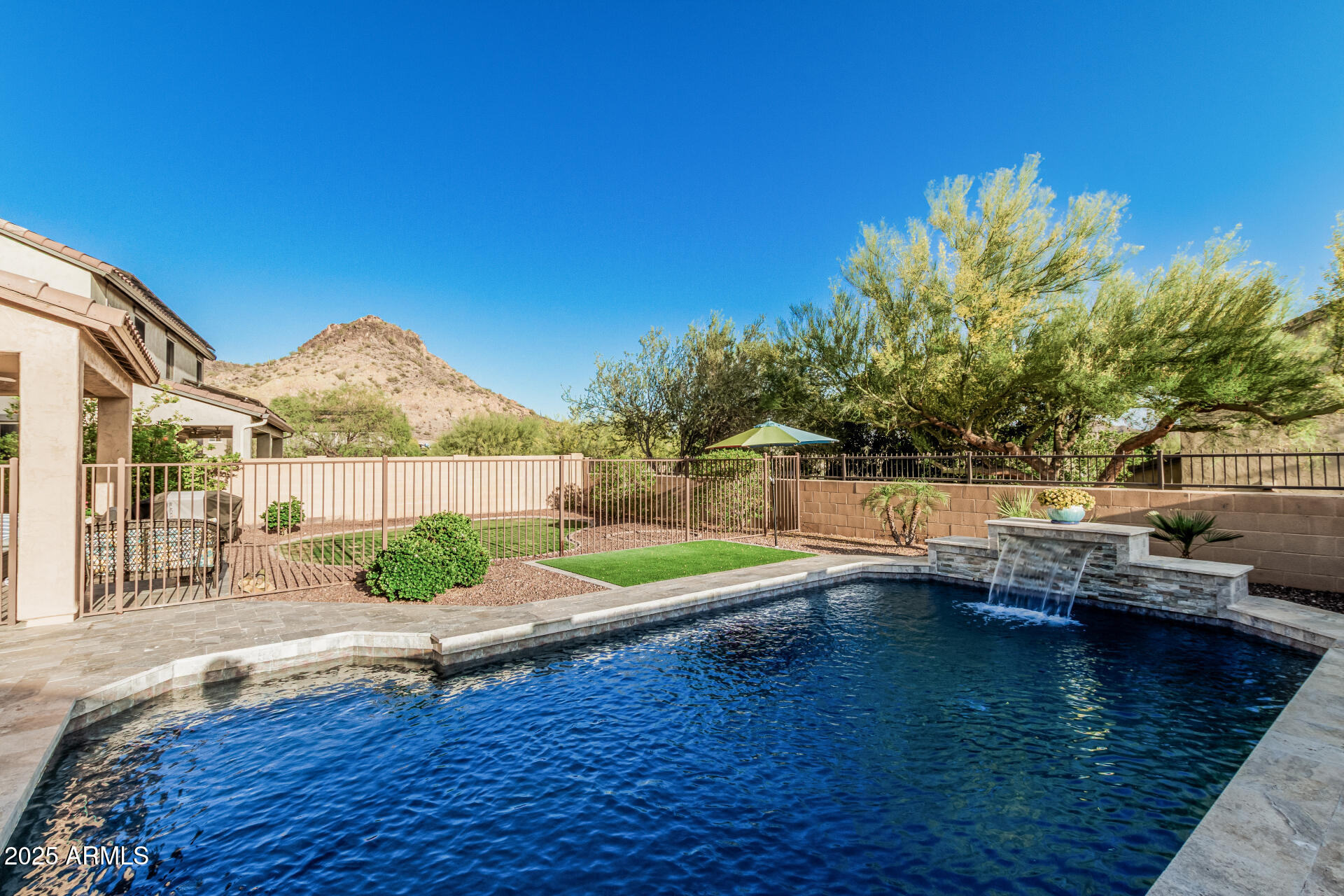 9113 W WHITE FEATHER Lane