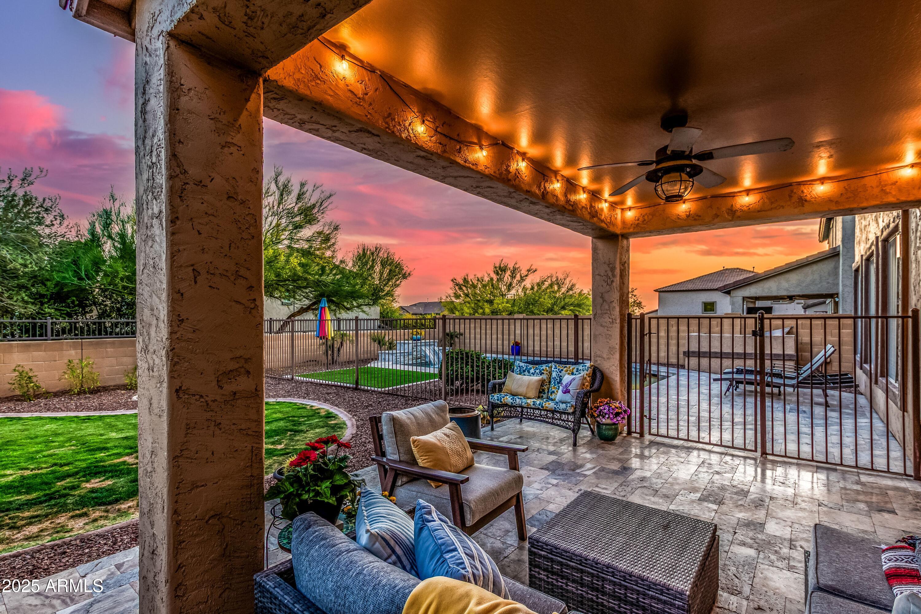 9113 W WHITE FEATHER Lane