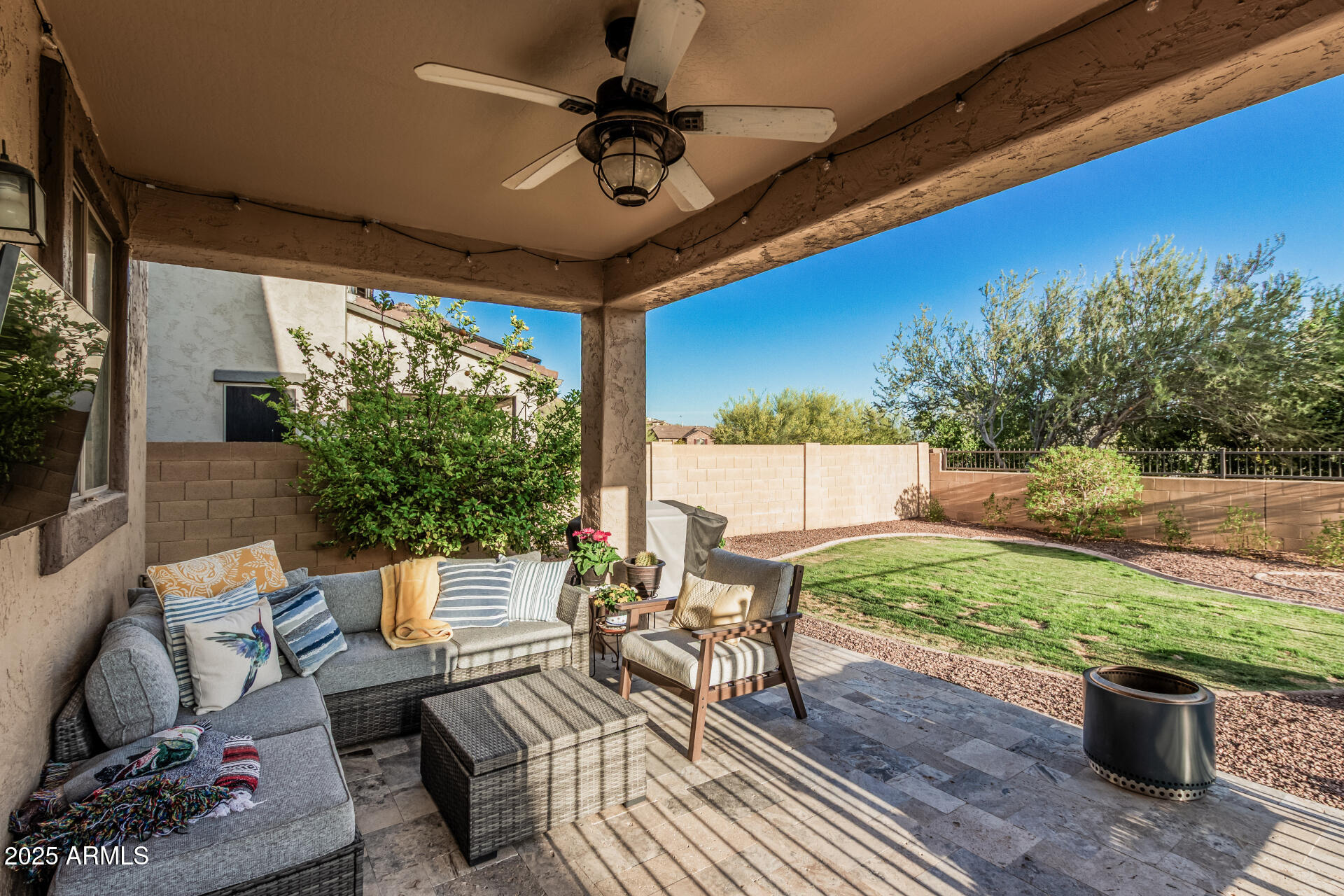 9113 W WHITE FEATHER Lane