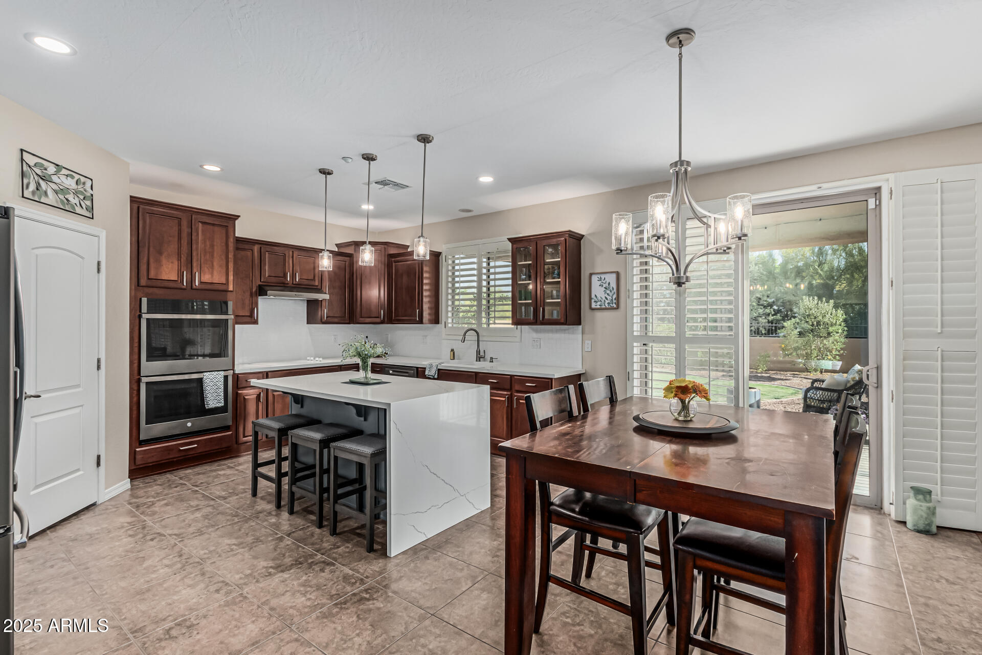 9113 W WHITE FEATHER Lane