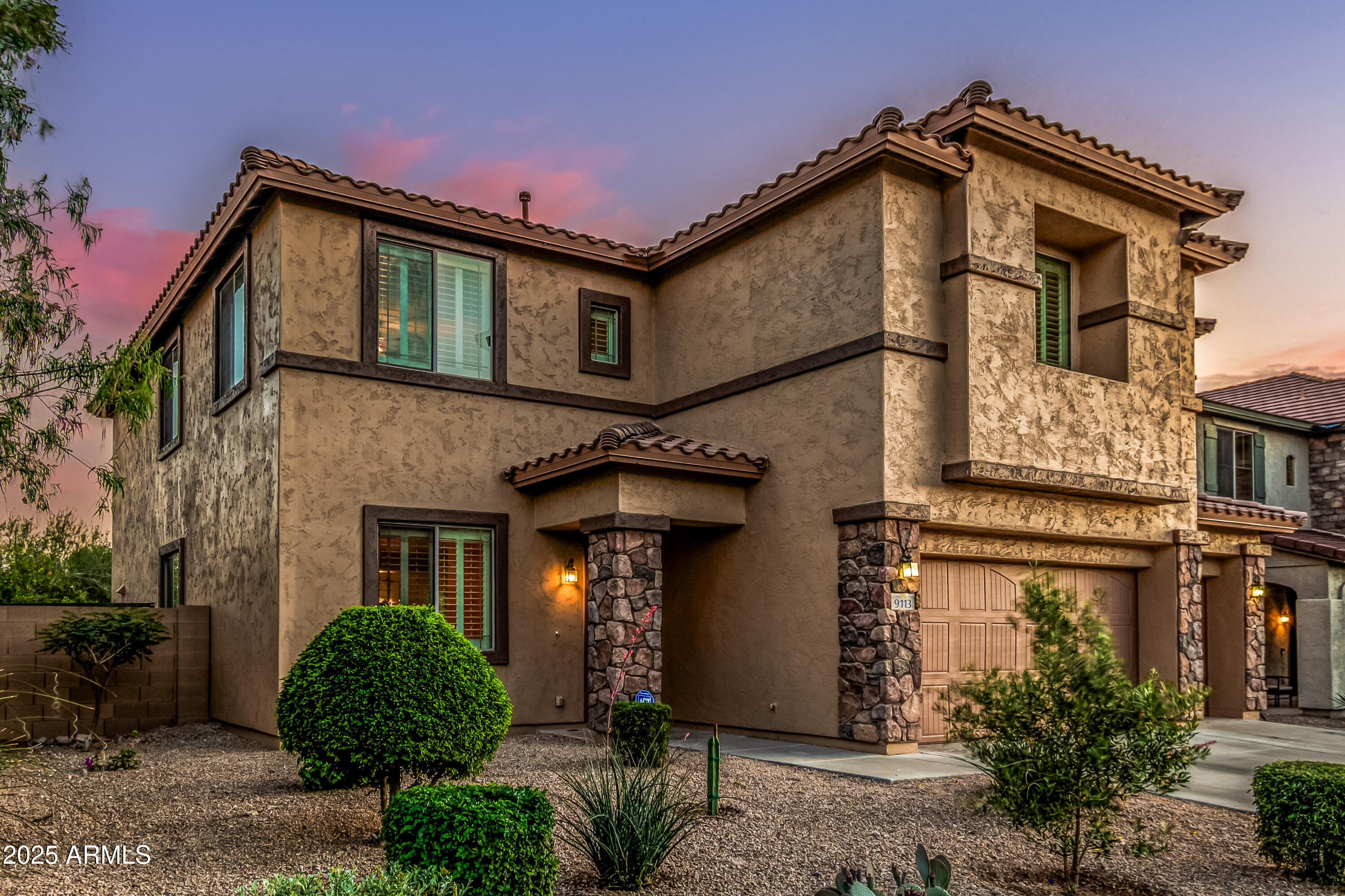 9113 W WHITE FEATHER Lane