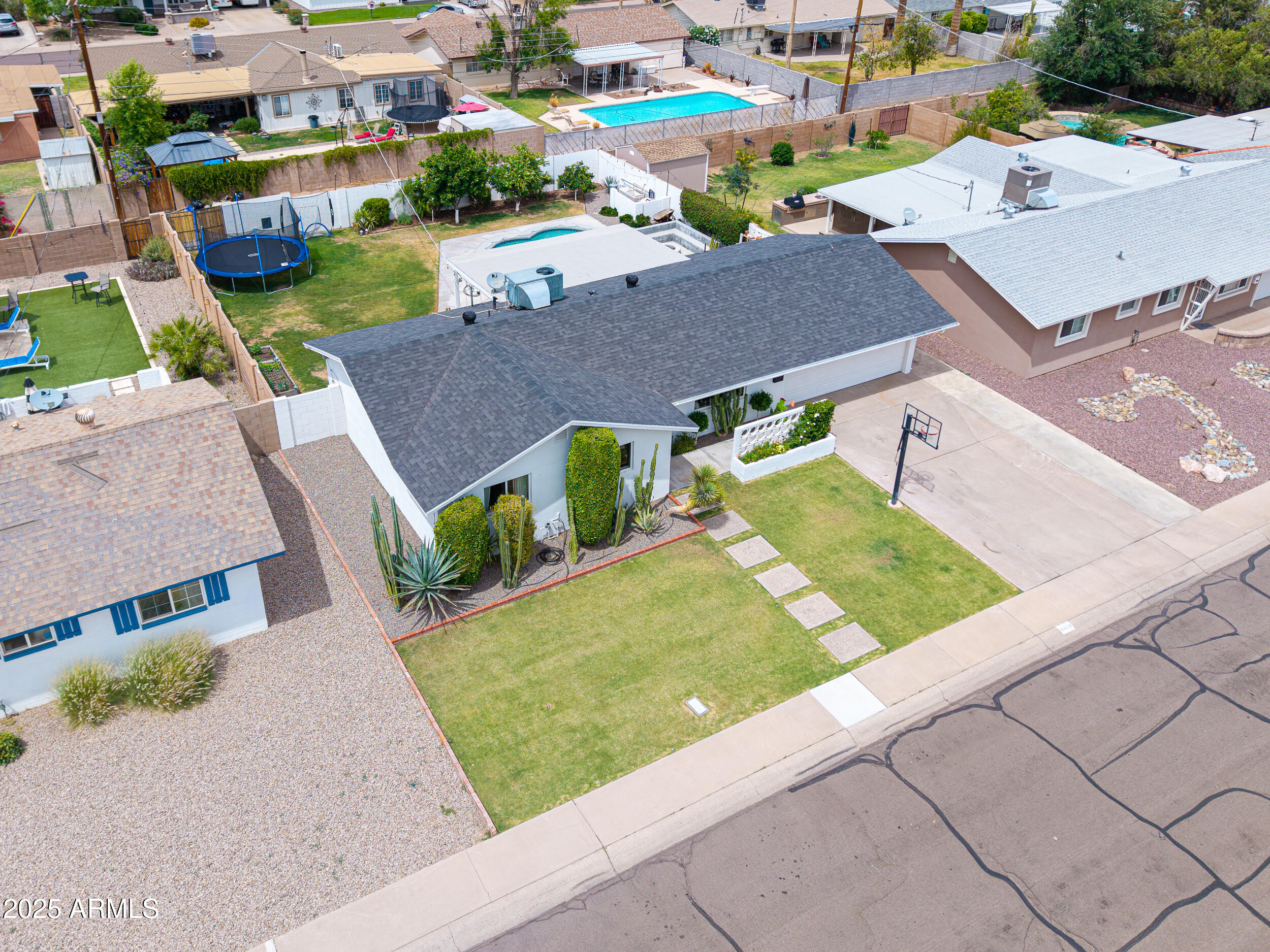 6608 E LEWIS Avenue