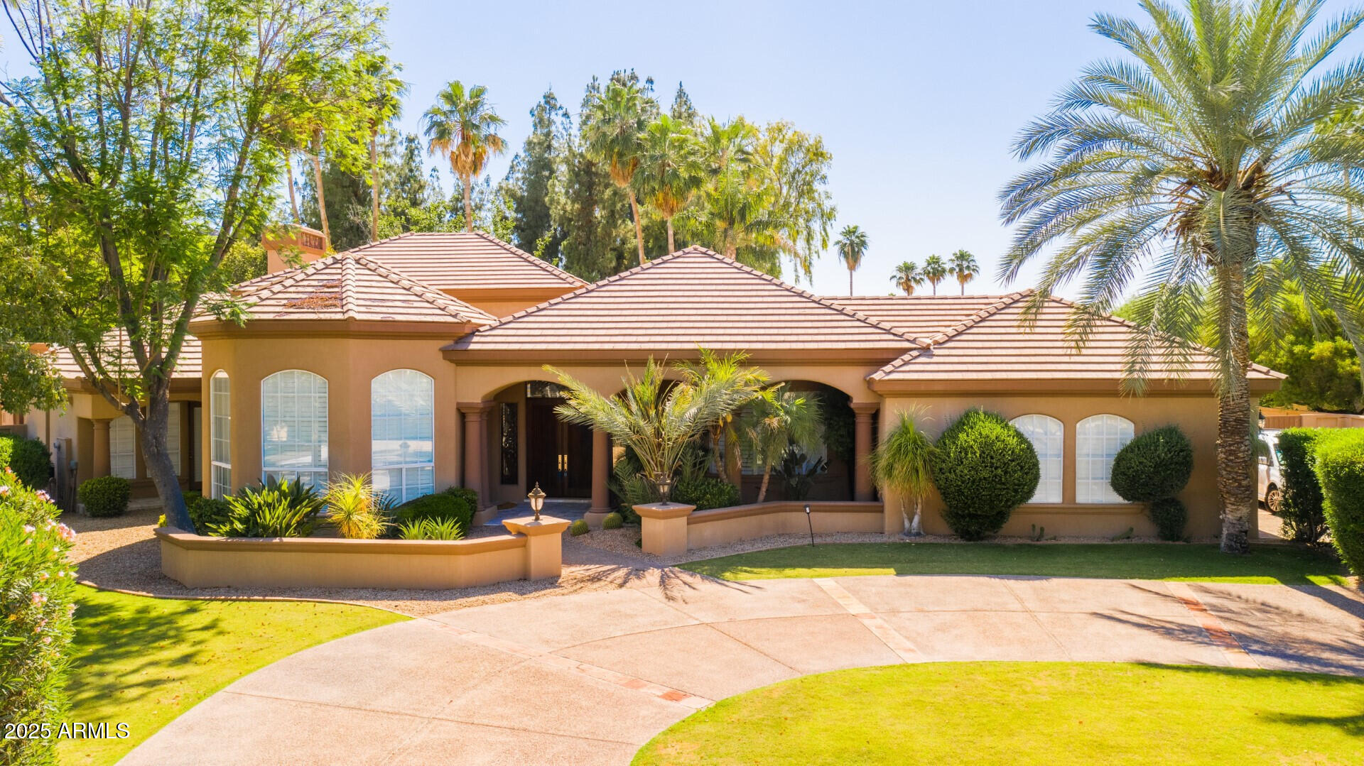 8302 N CANTA REDONDO Drive, Paradise Valley