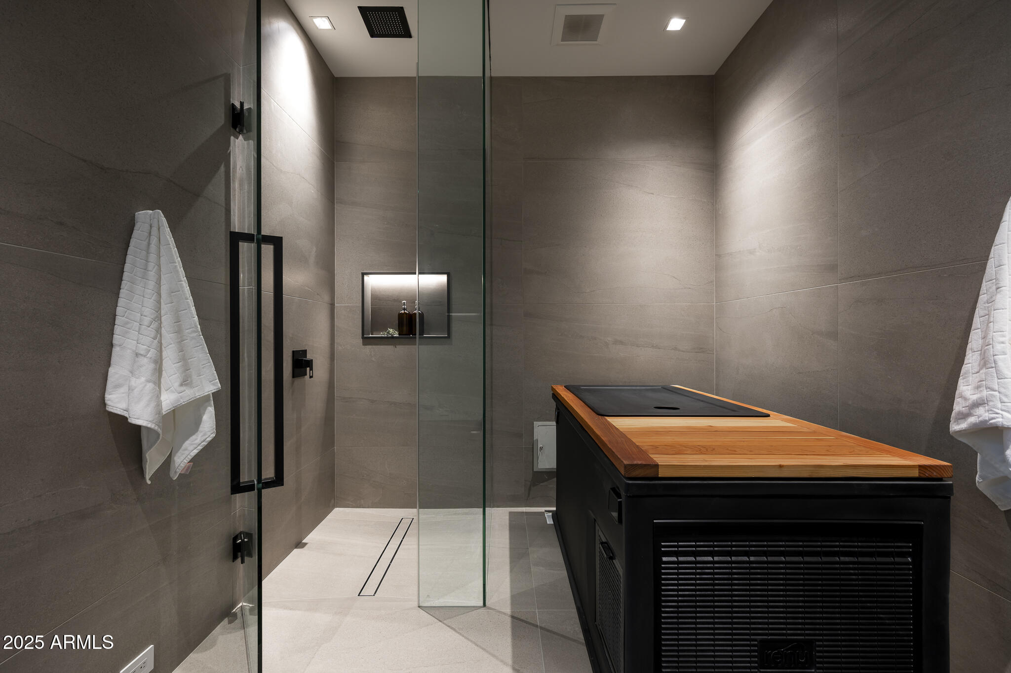 6911 E JACKRABBIT Road