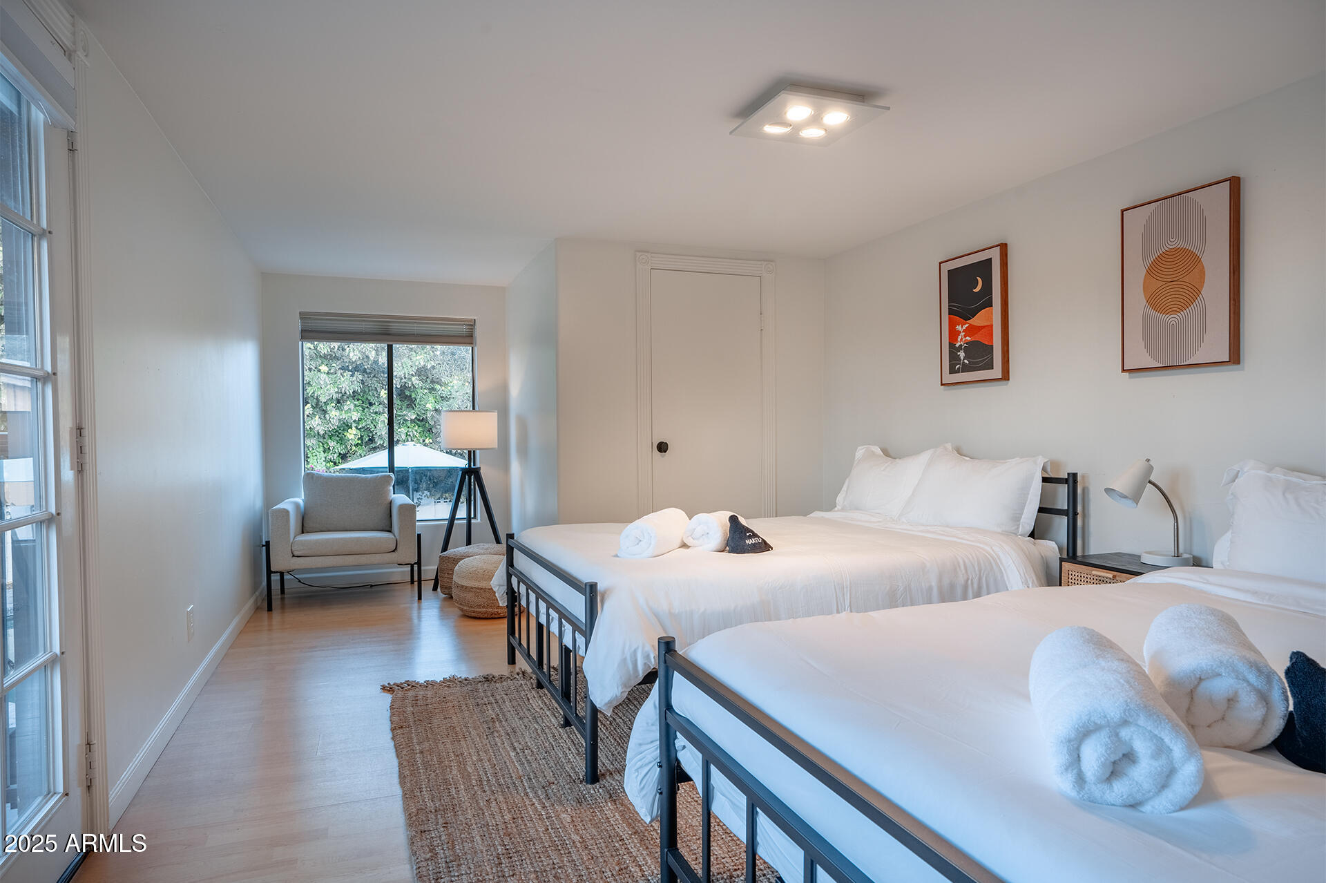 8226 E JACKRABBIT Road