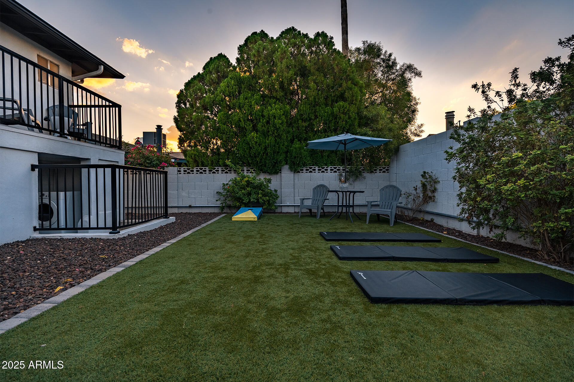 8226 E JACKRABBIT Road