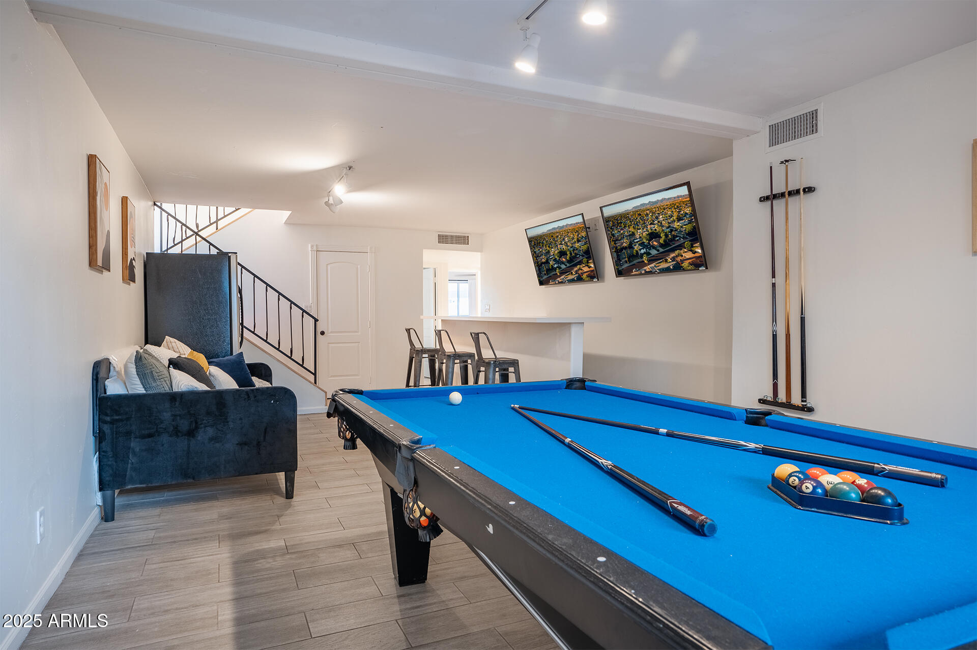 8226 E JACKRABBIT Road