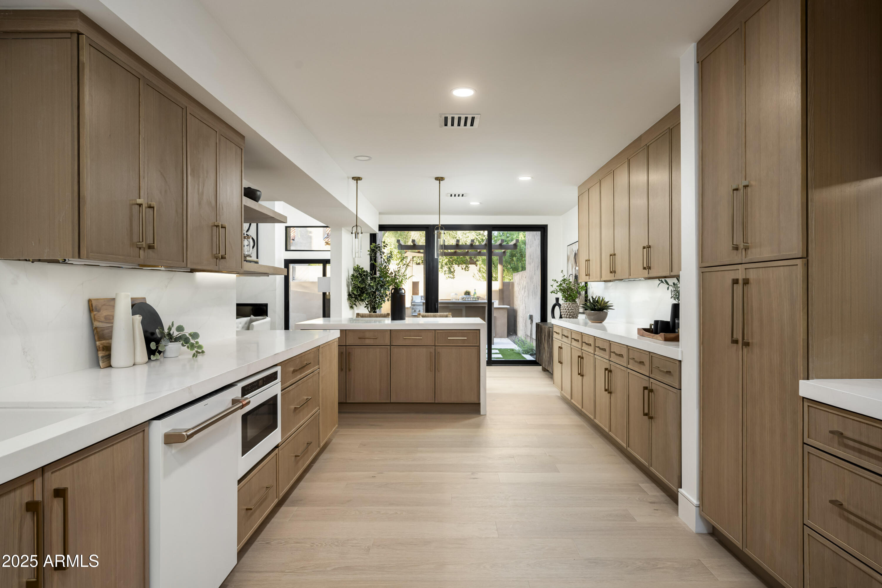 4446 E CAMELBACK Road, 102