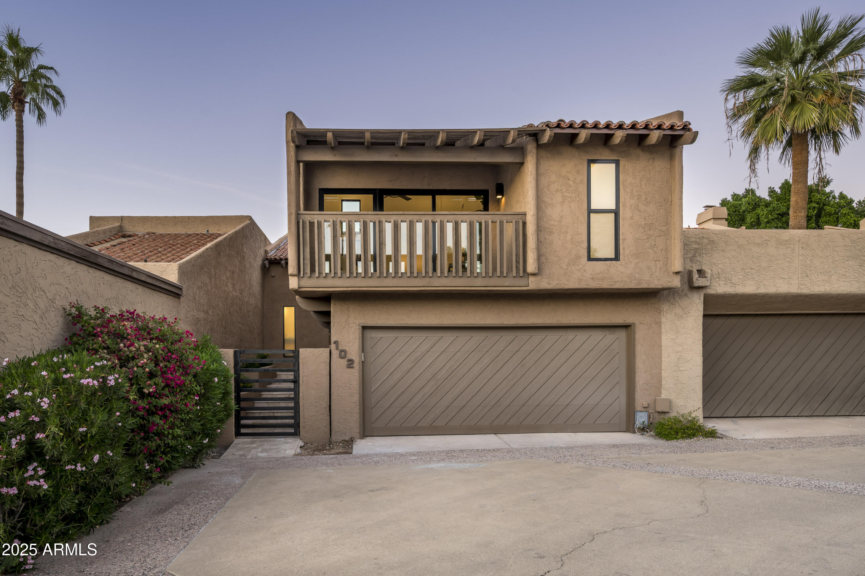 4446 E CAMELBACK Road, 102