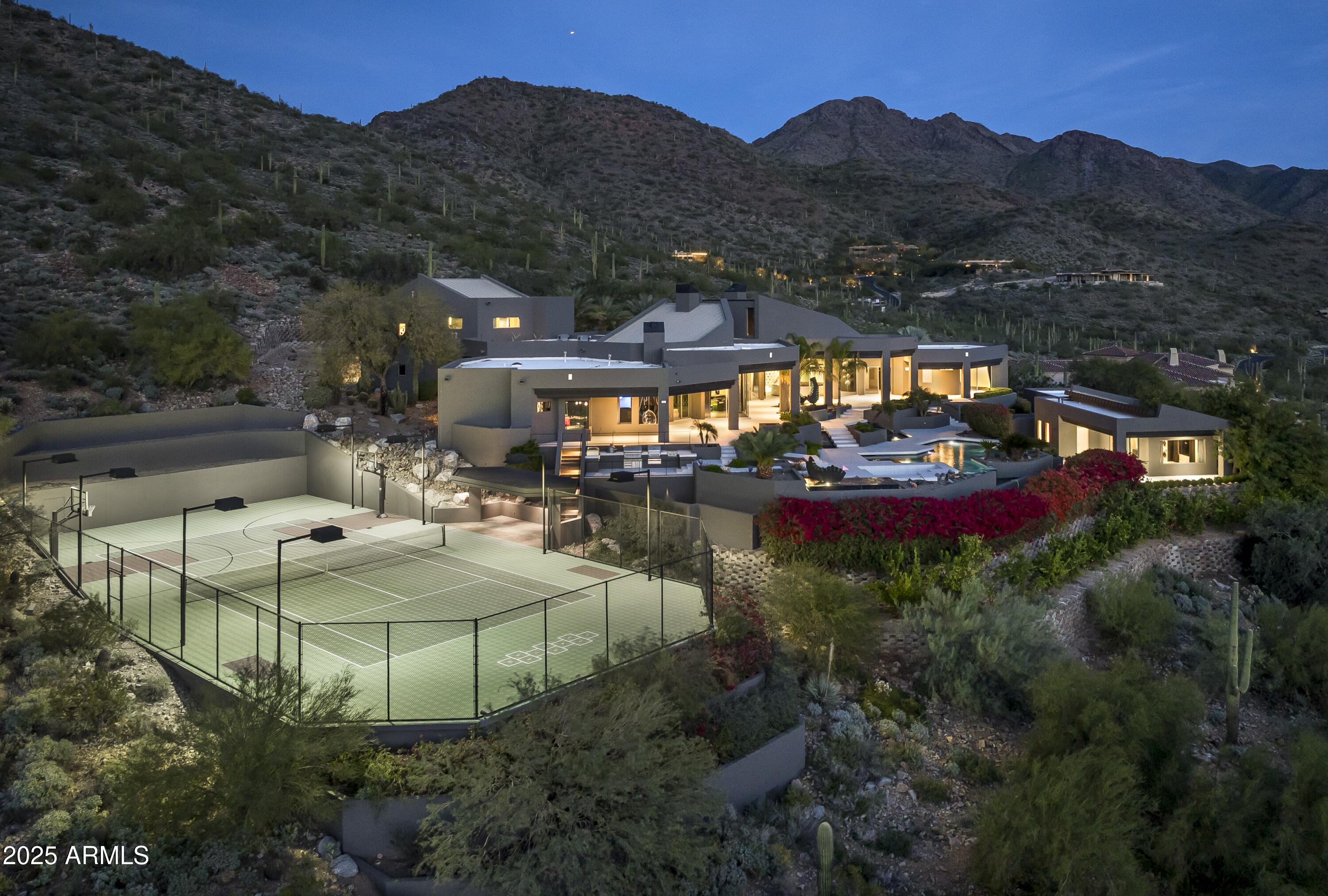 10324 E CALLE DE LAS BRISAS