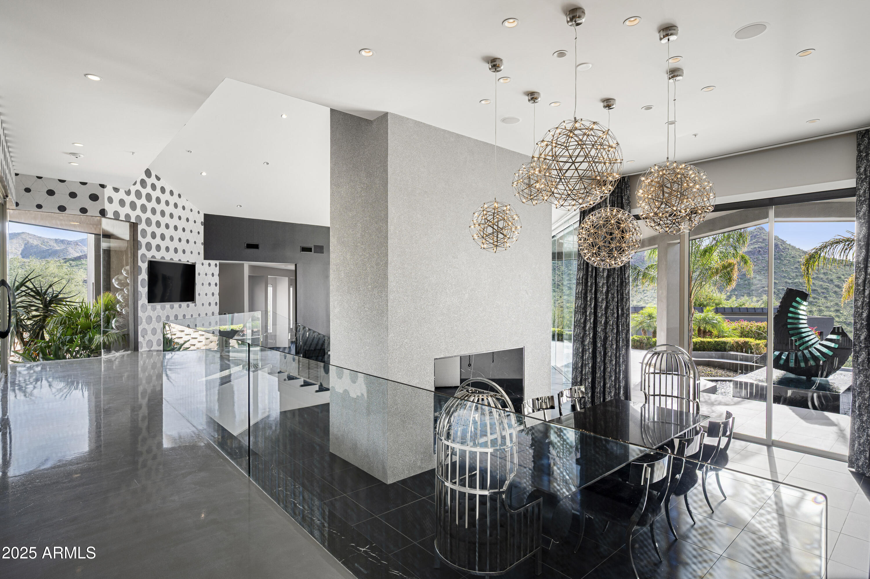 10324 E CALLE DE LAS BRISAS