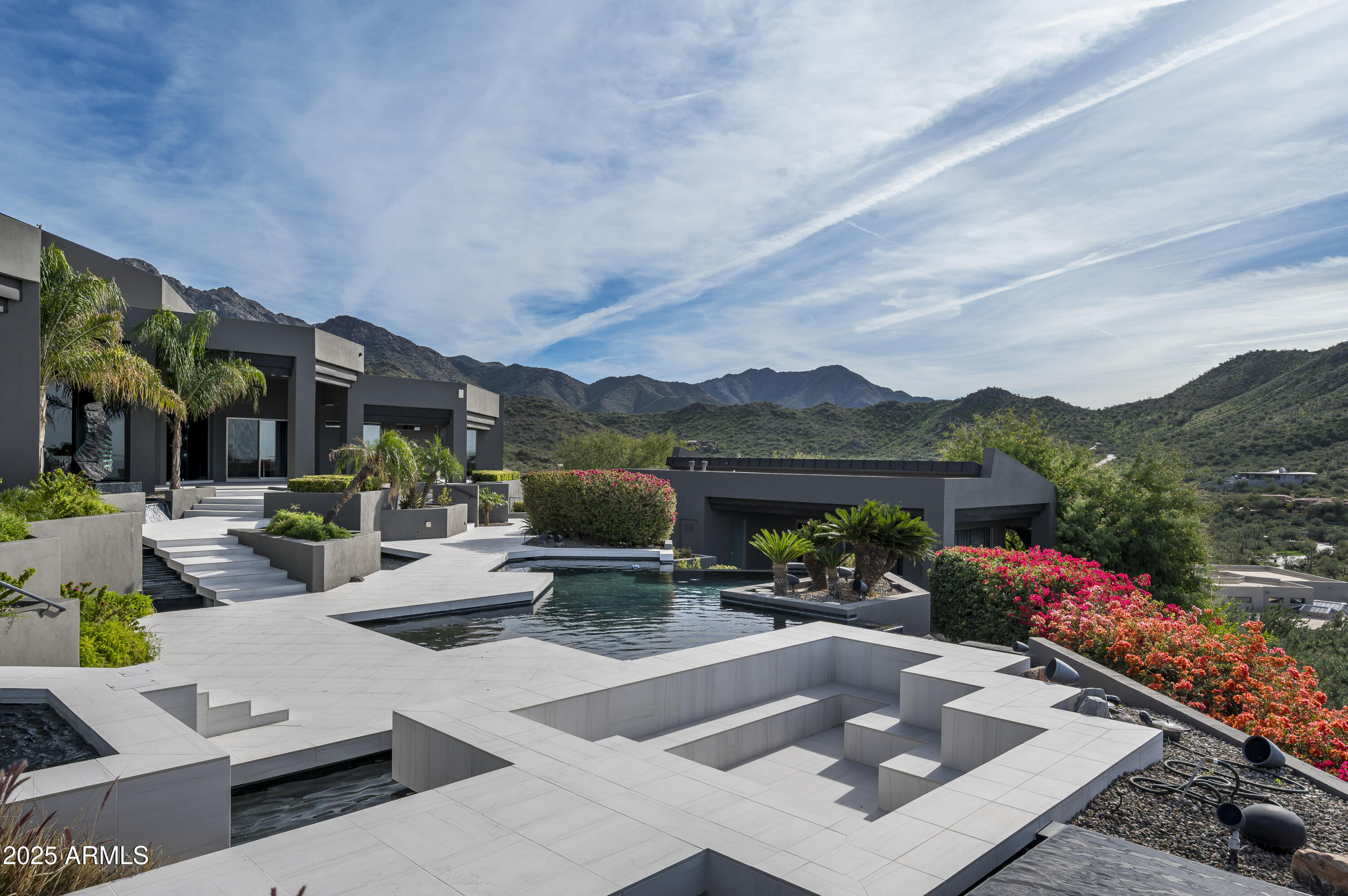 10324 E CALLE DE LAS BRISAS