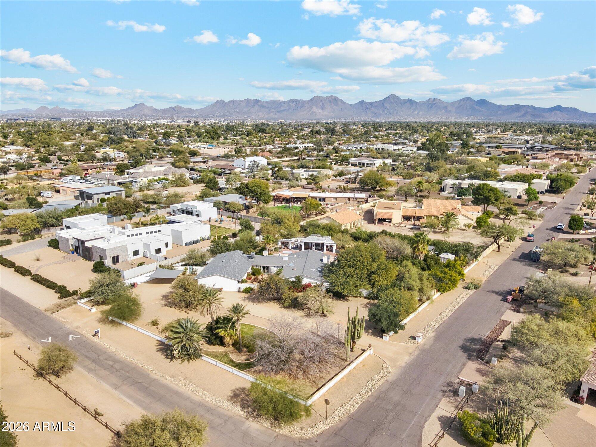 6602 E Paradise Drive -