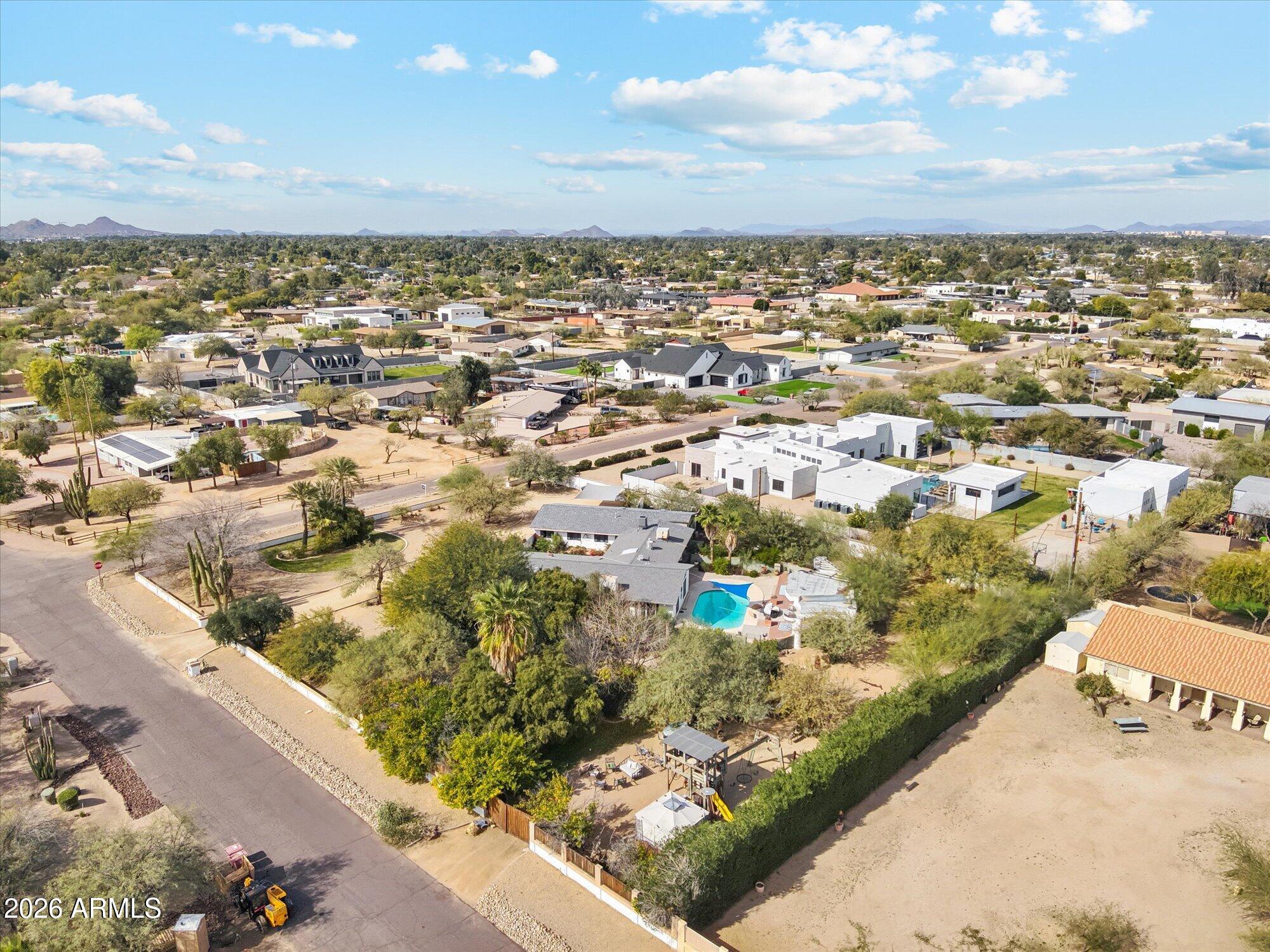 6602 E Paradise Drive -