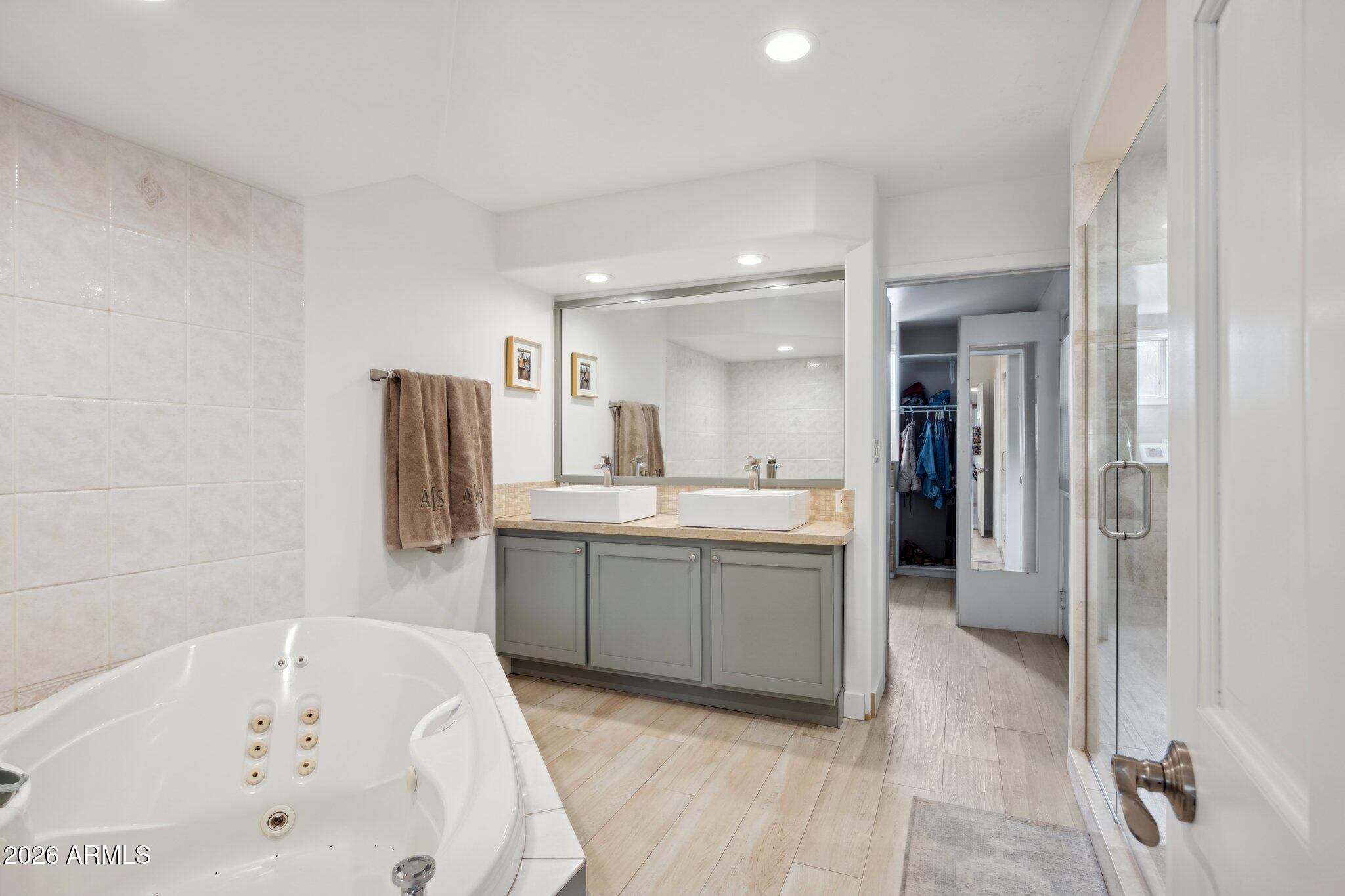 6001 E THUNDERBIRD Road