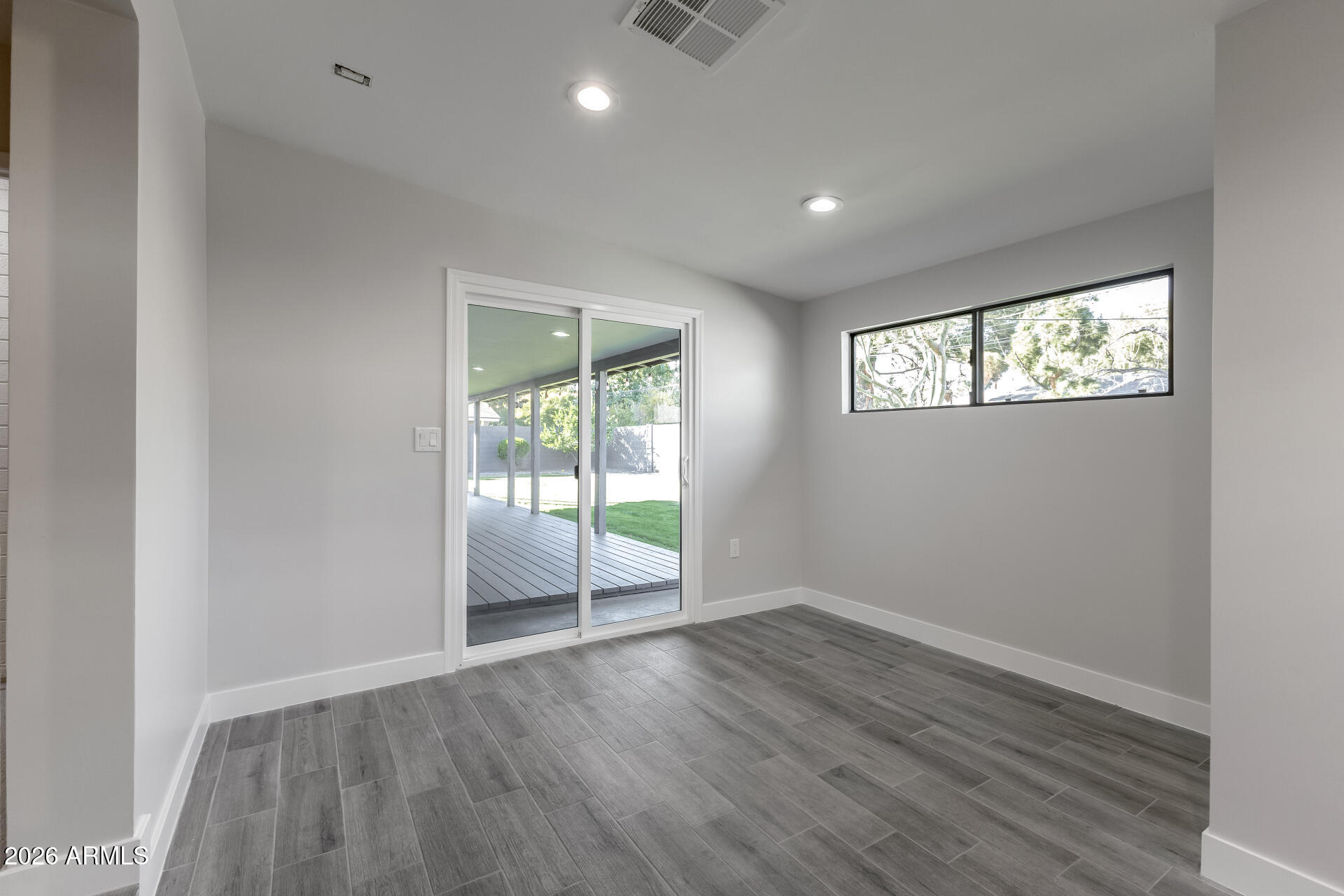 3318 E MONTECITO Avenue