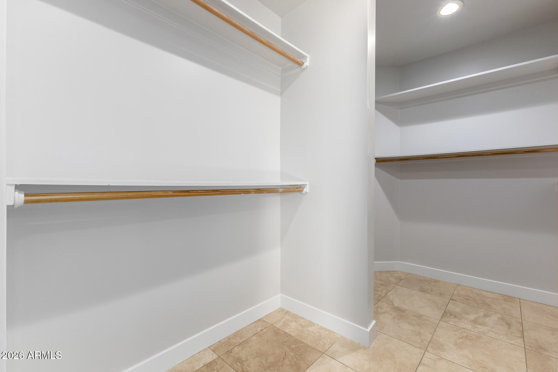 3318 E MONTECITO Avenue