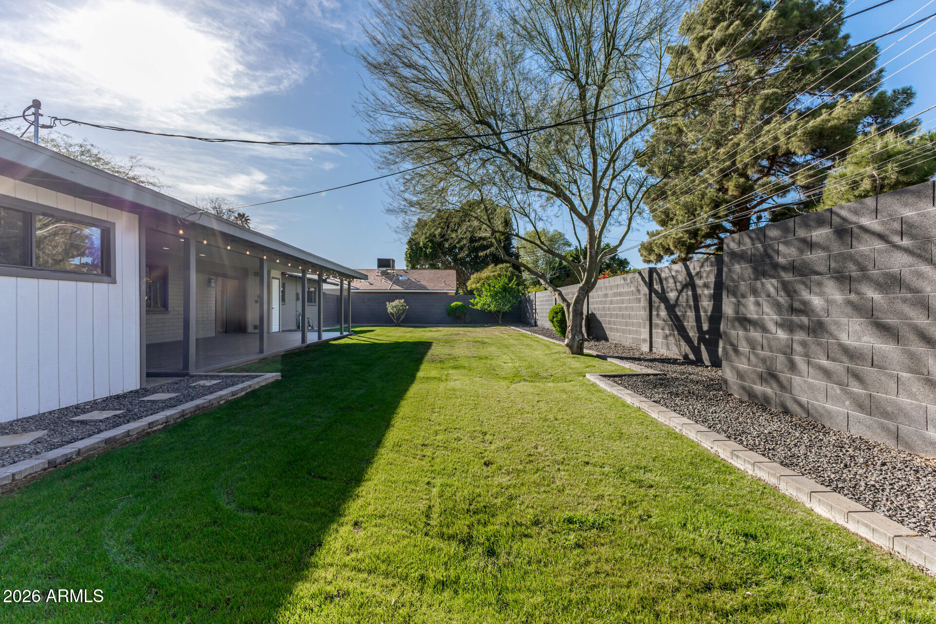 3318 E MONTECITO Avenue