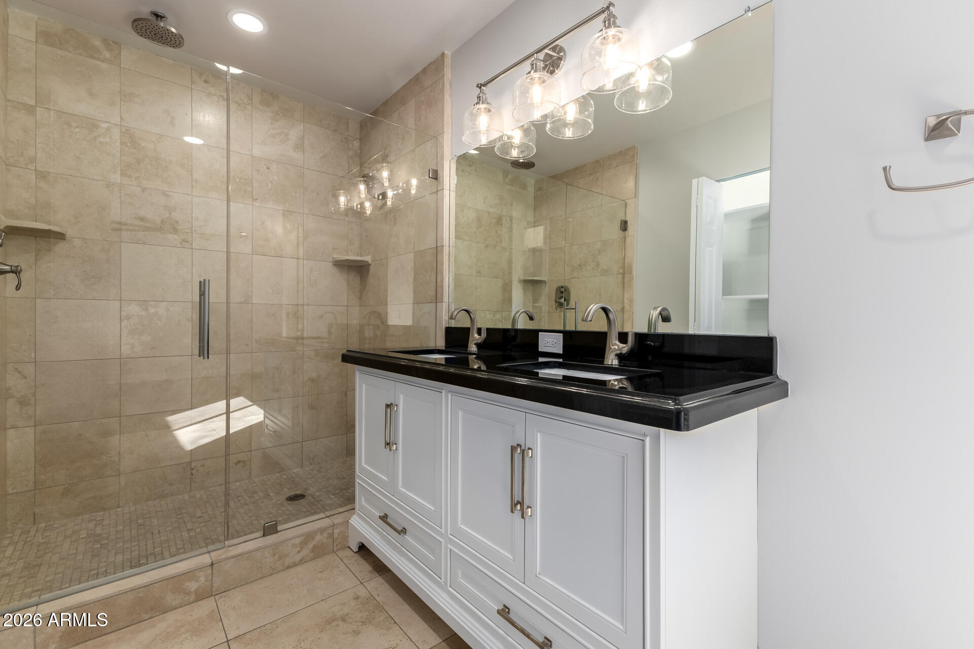 3318 E MONTECITO Avenue