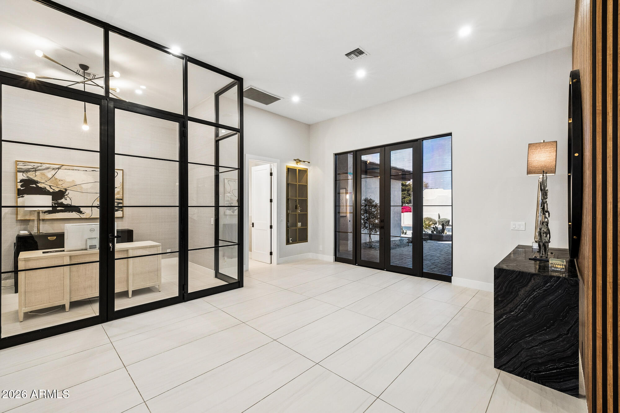 7130 E SADDLEBACK Street 11