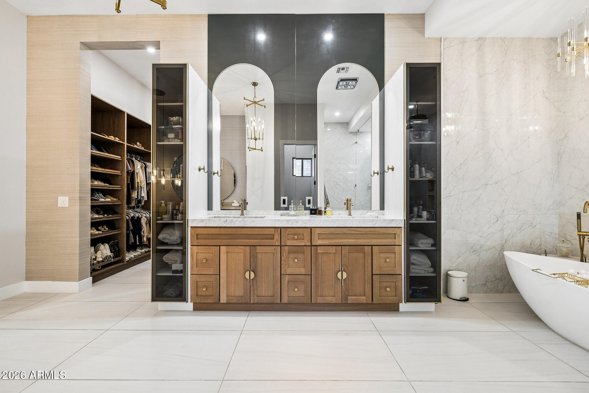 7130 E SADDLEBACK Street 11