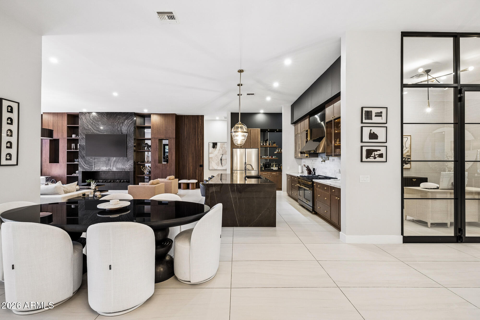 7130 E SADDLEBACK Street 11