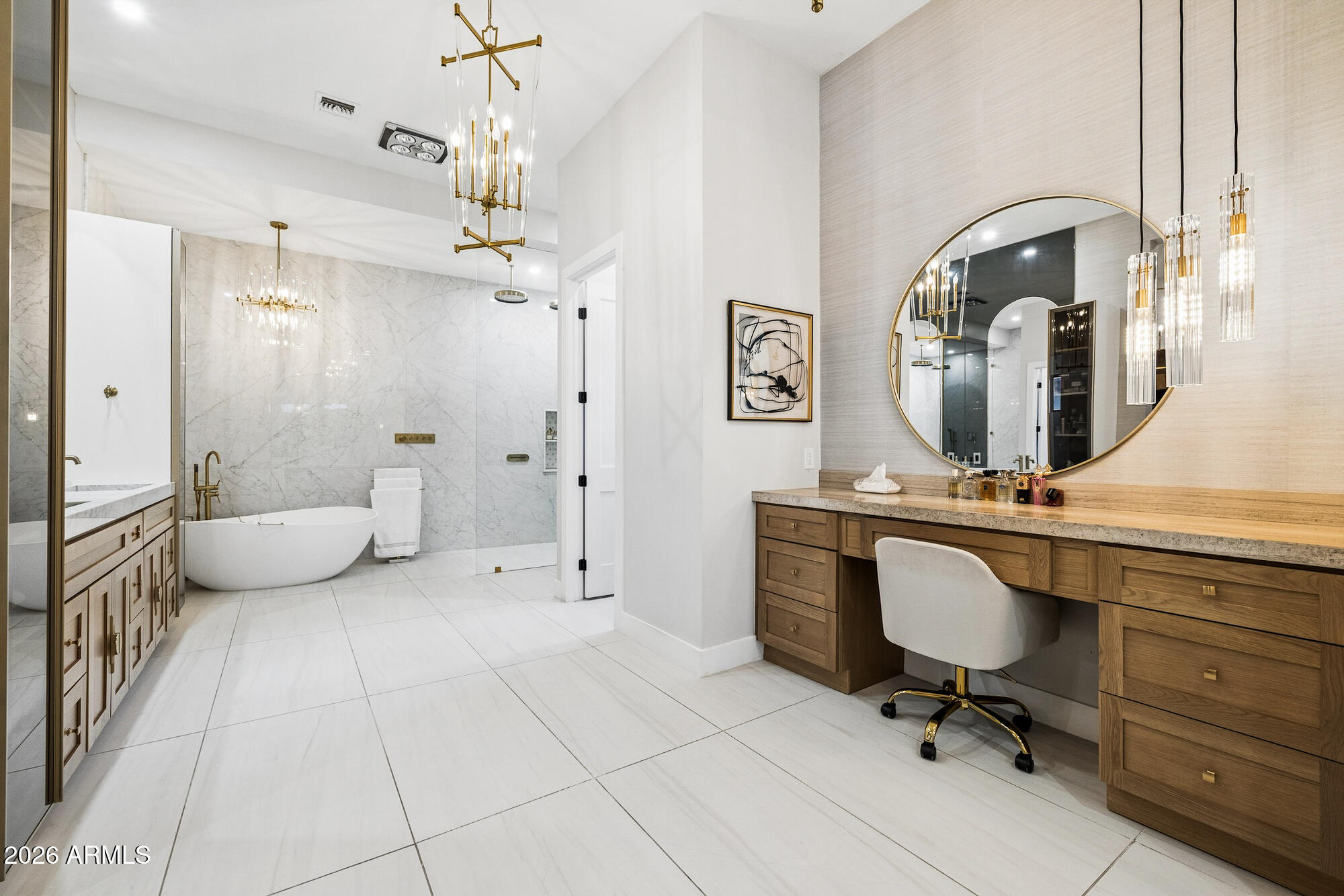 7130 E SADDLEBACK Street 11