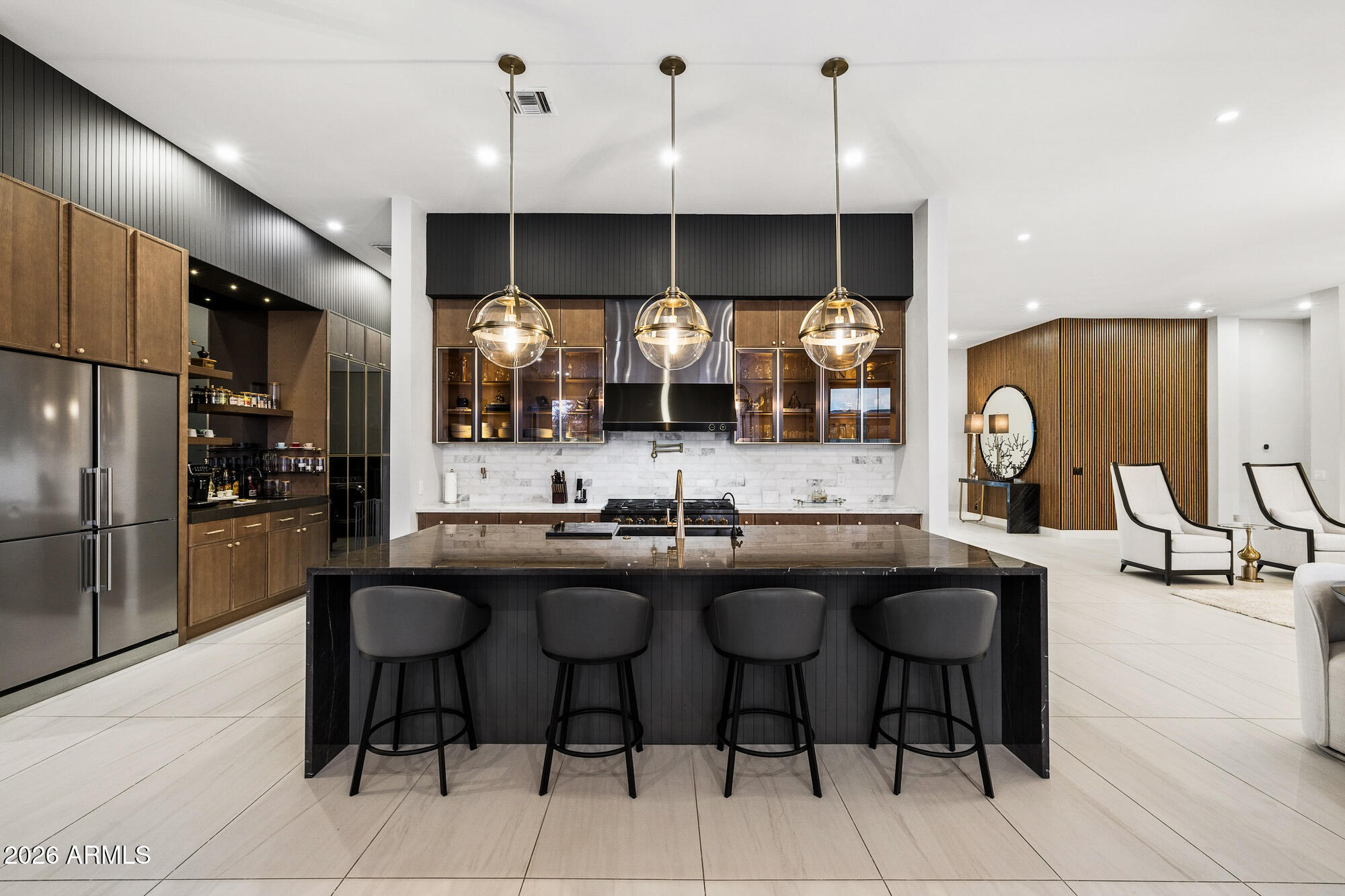 7130 E SADDLEBACK Street 11