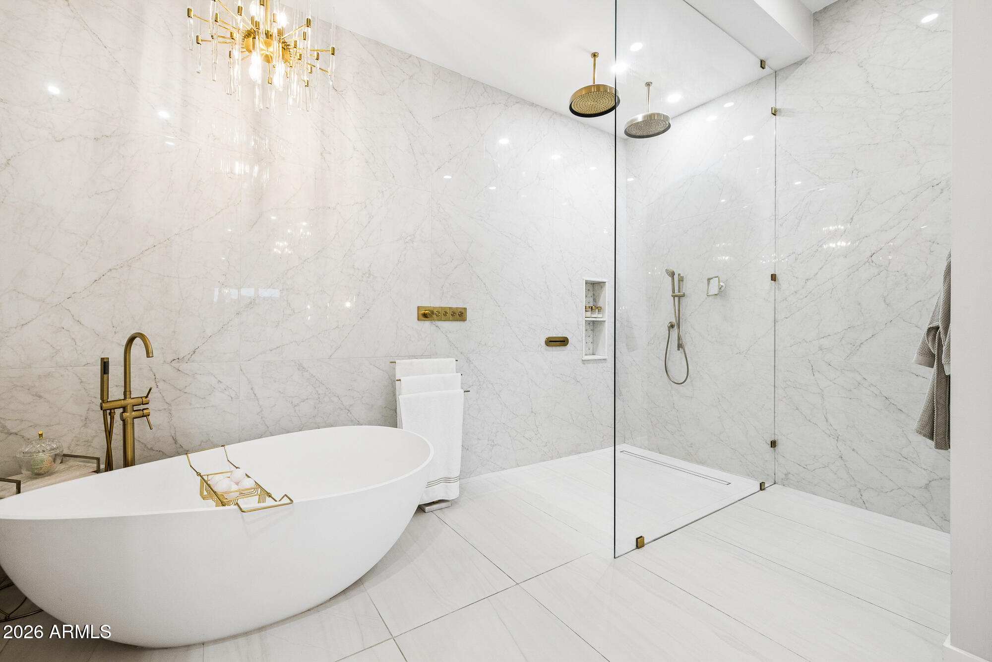 7130 E SADDLEBACK Street 11