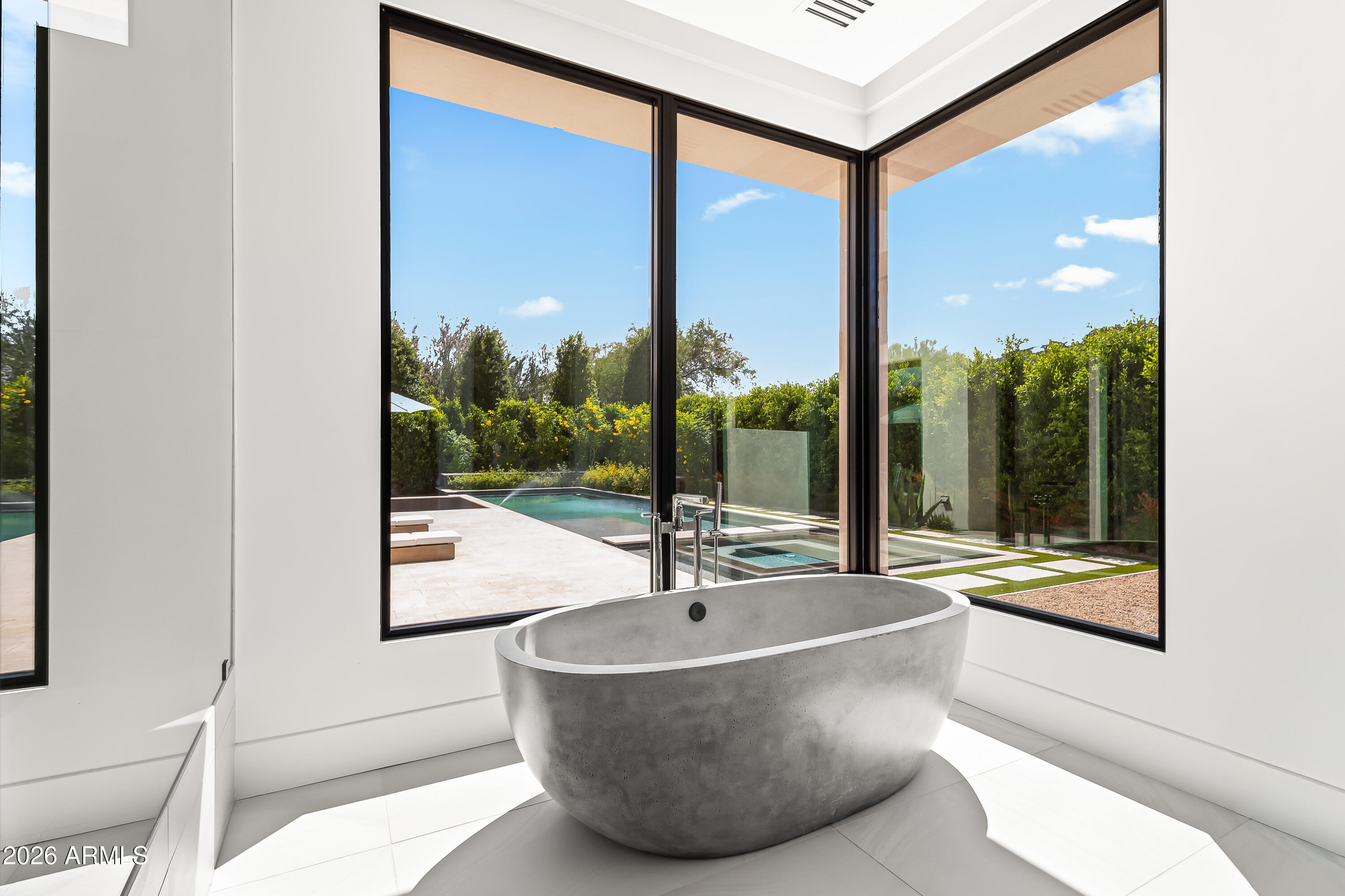 6601 E SAN MIGUEL Avenue