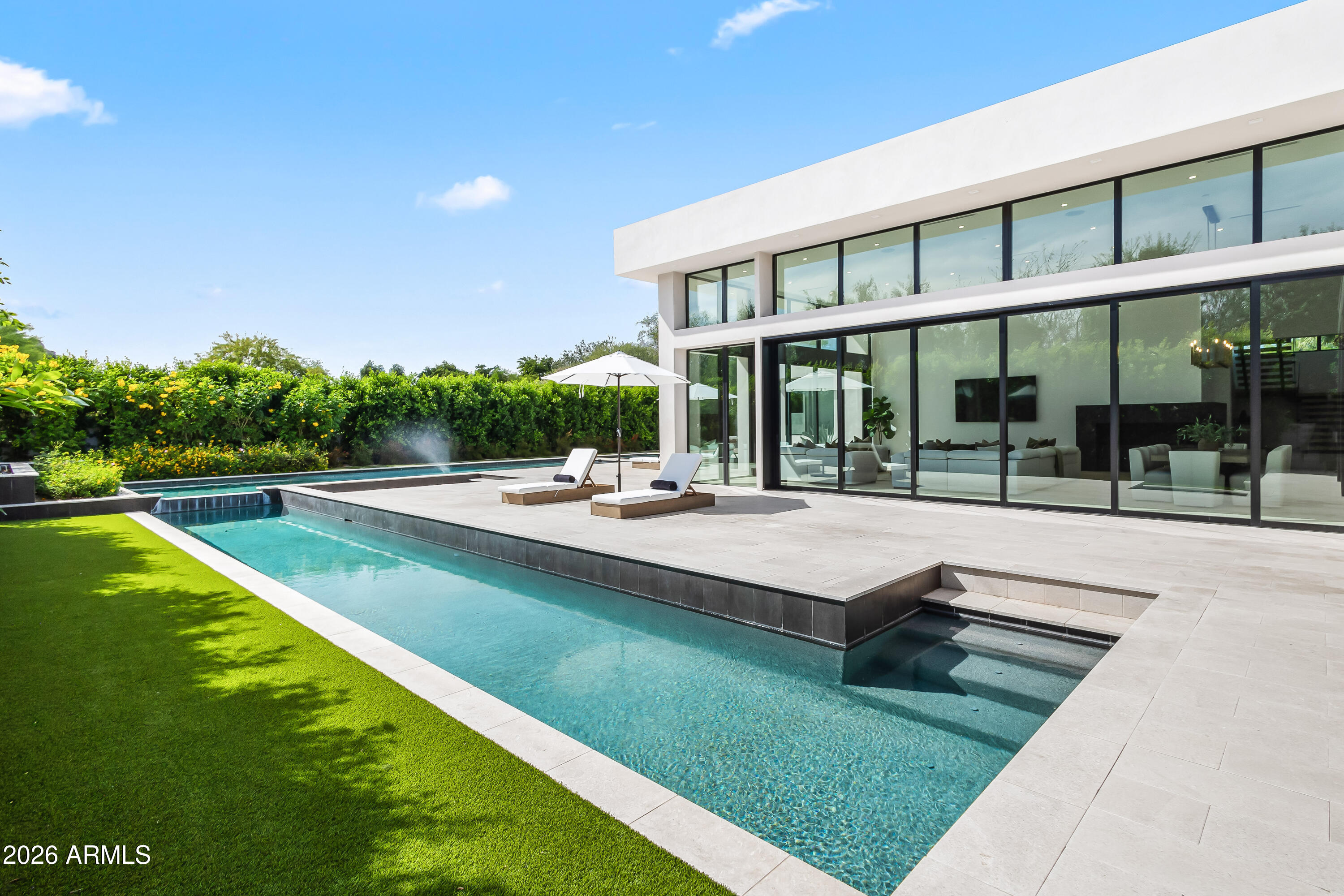 6601 E SAN MIGUEL Avenue