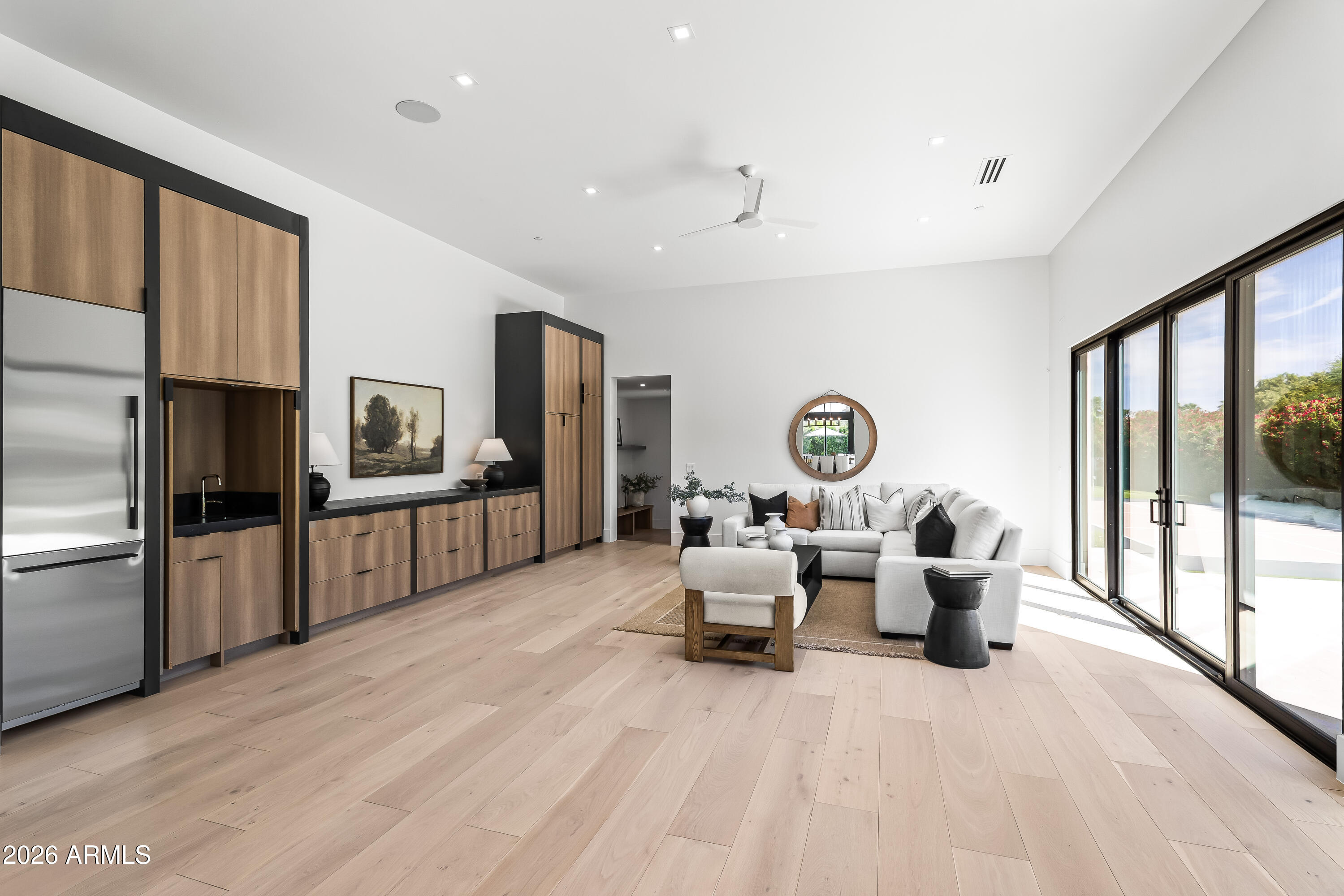 6601 E SAN MIGUEL Avenue