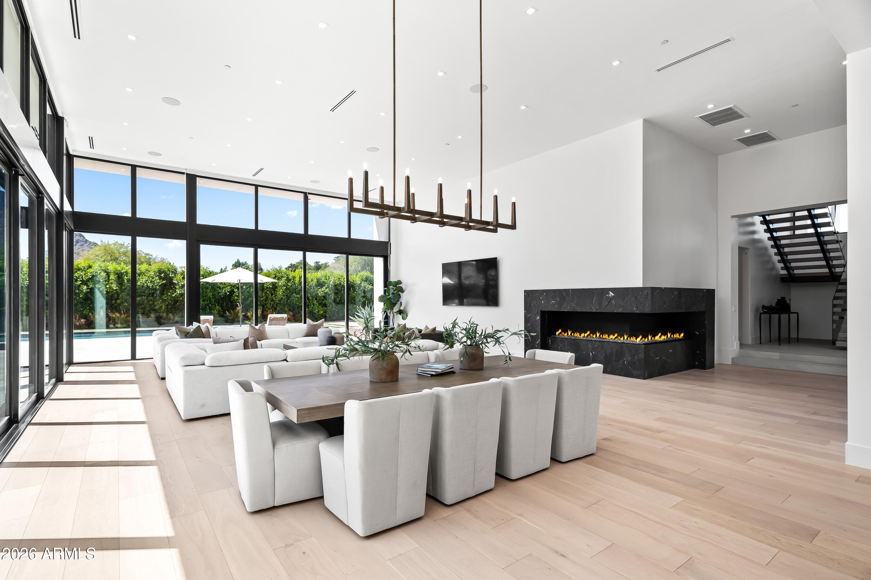 6601 E SAN MIGUEL Avenue