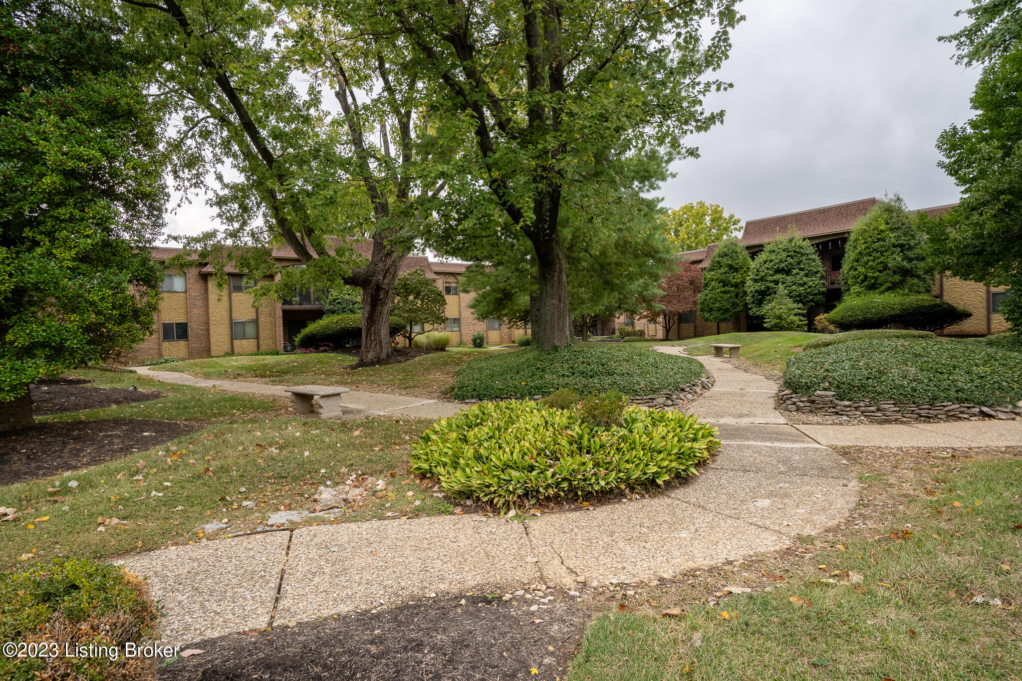 1600 Gardiner Ln, 208