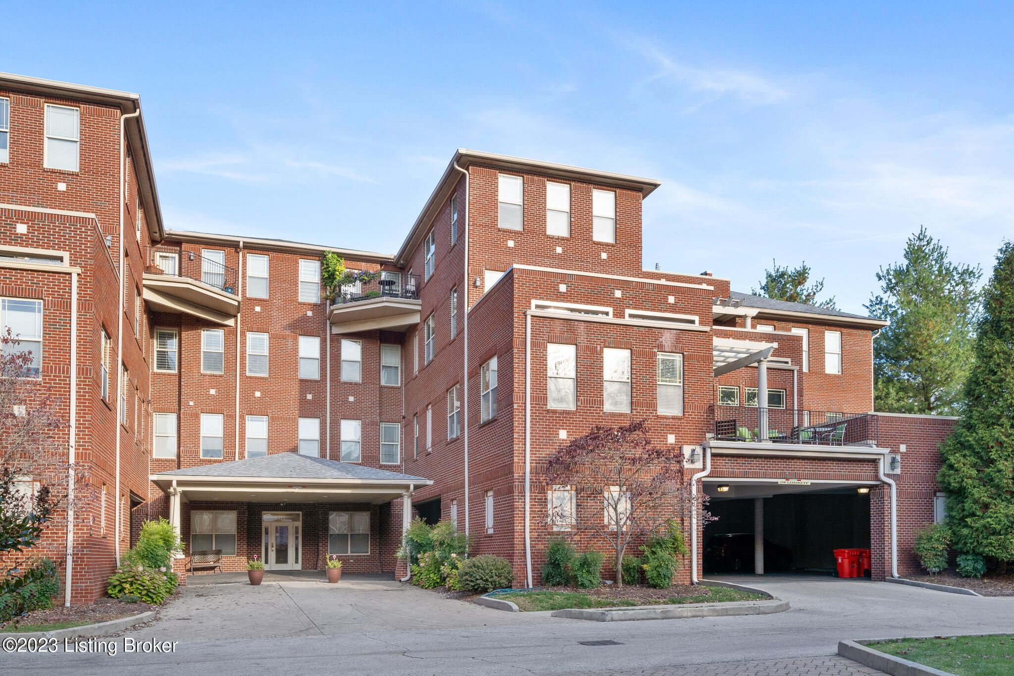 2001 Lancashire Ave, 207