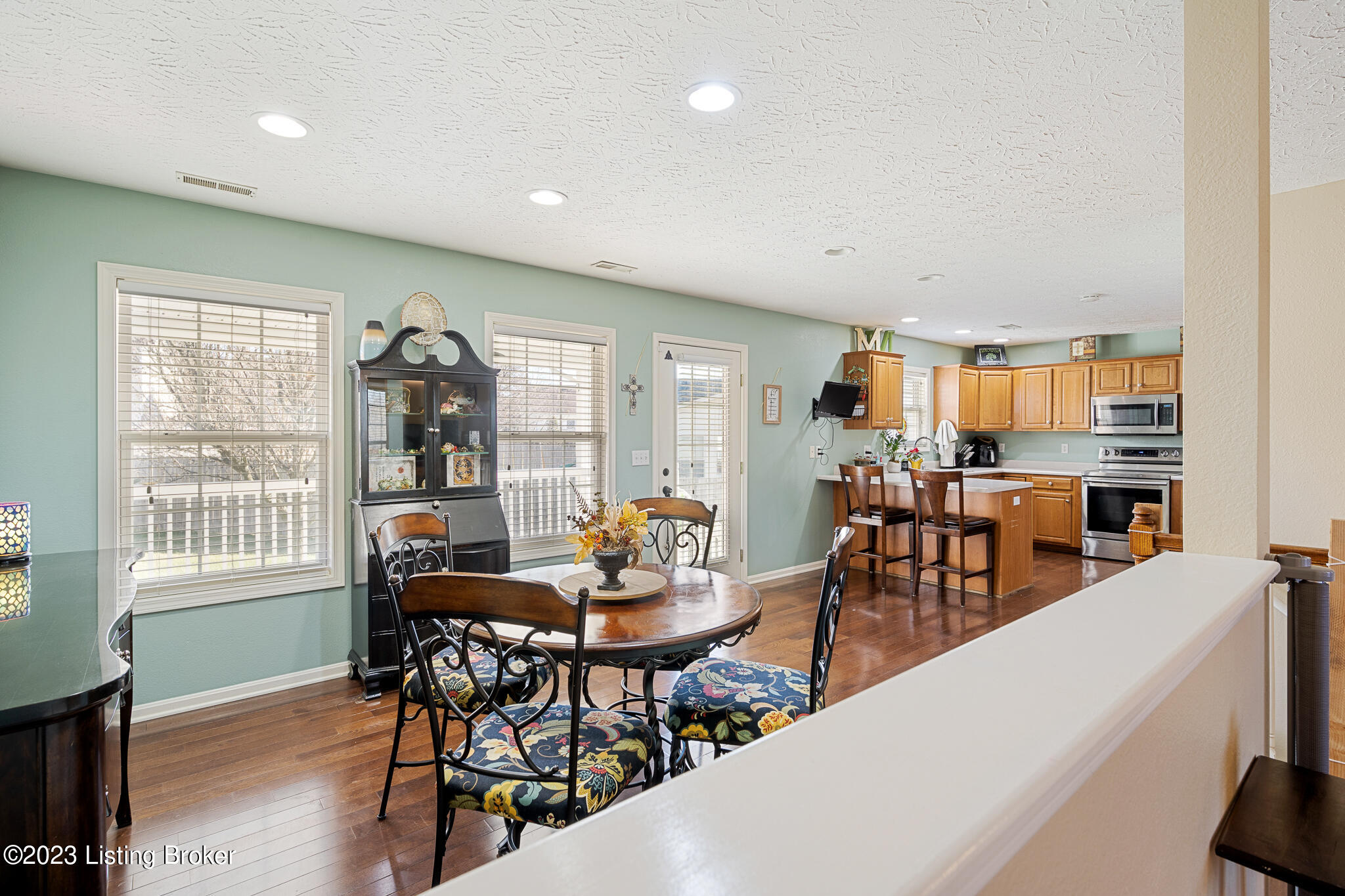 2031 Hearthside Cir
