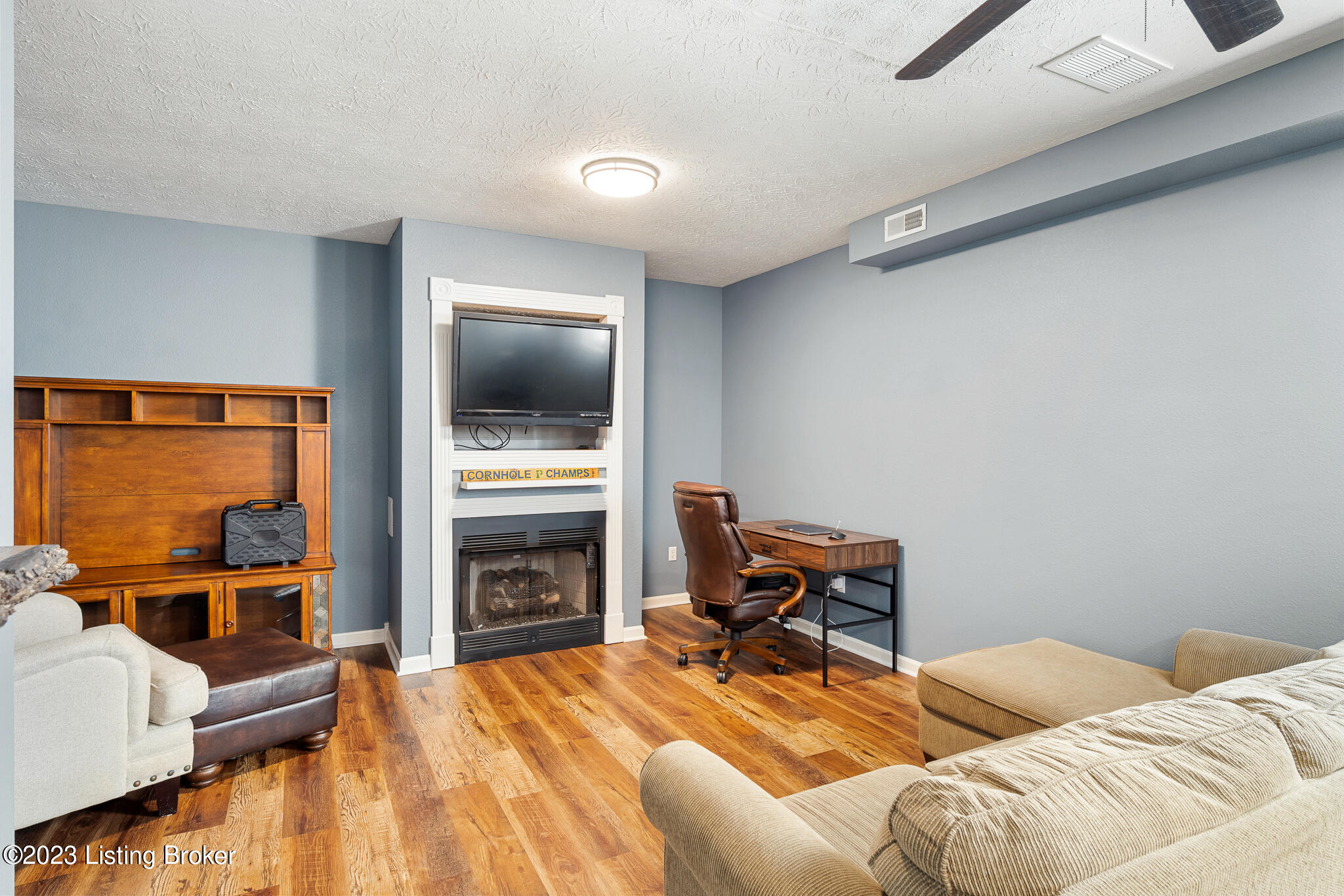 2031 Hearthside Cir