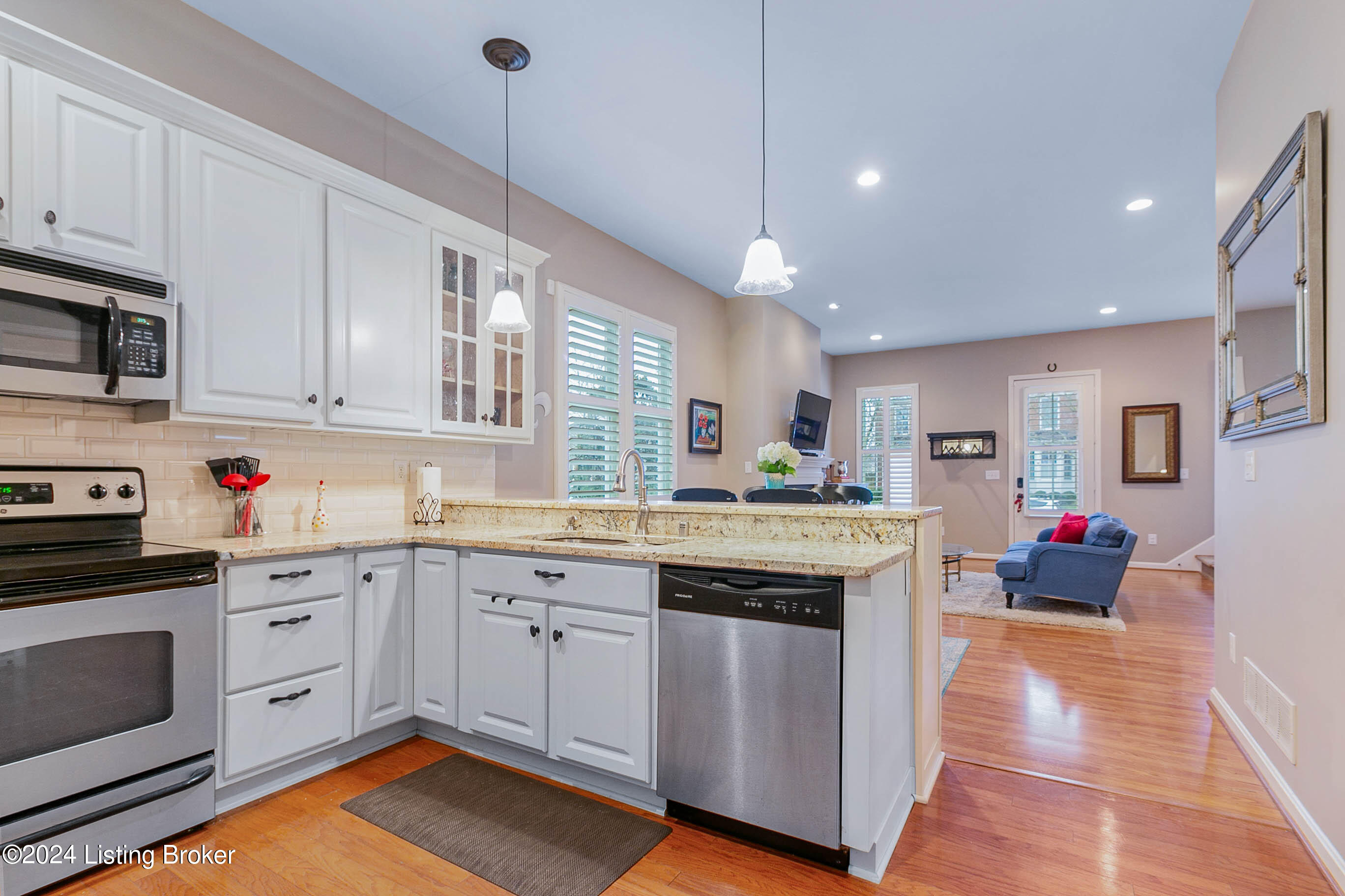 9224 Featherbell Blvd