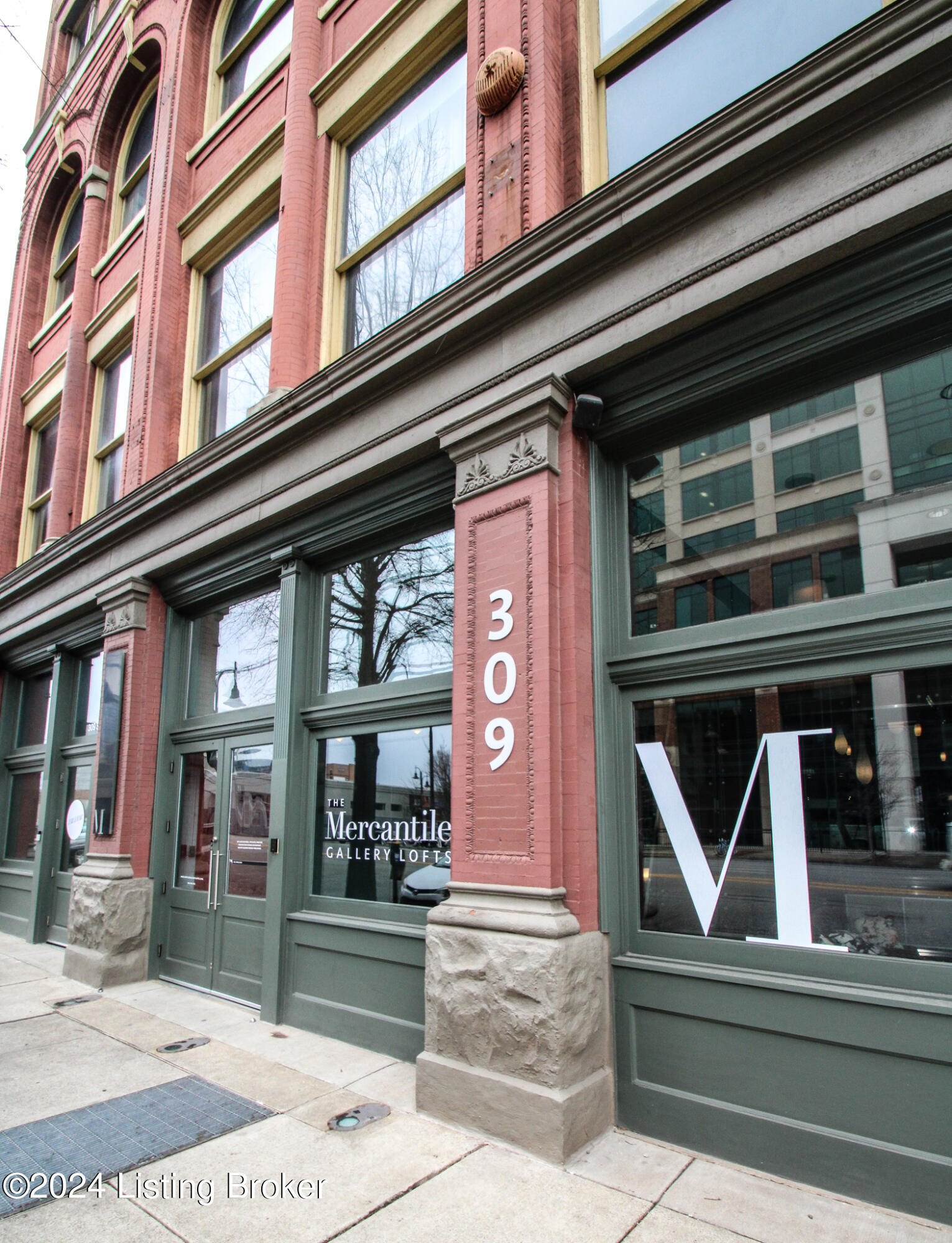 309 E Market St, 404