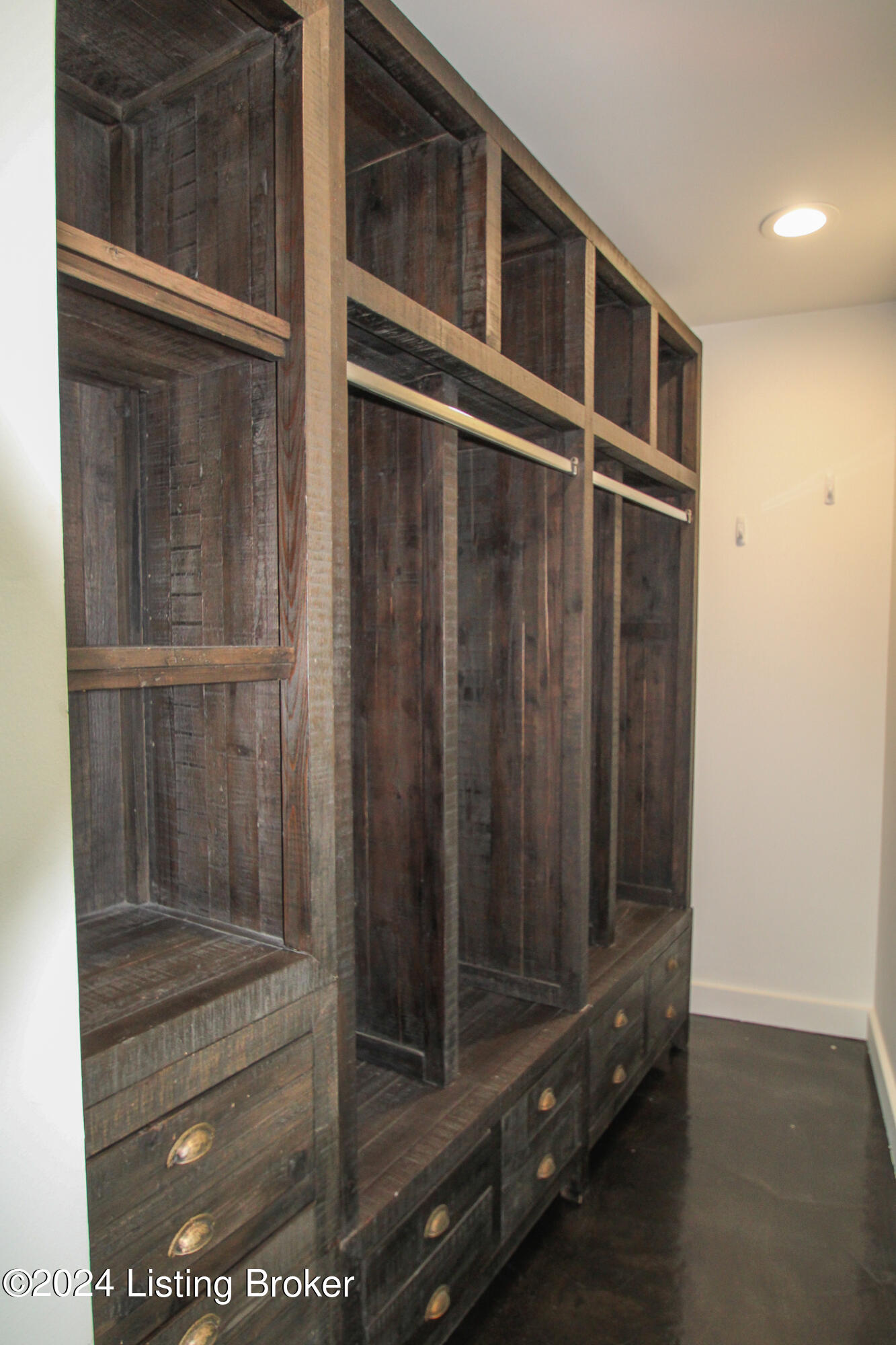 309 E Market St, 404