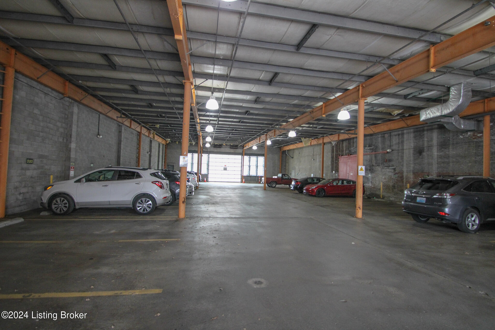 309 E Market St, 404