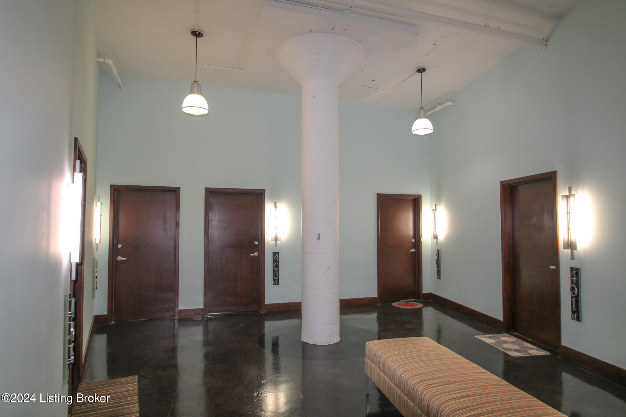 309 E Market St, 404