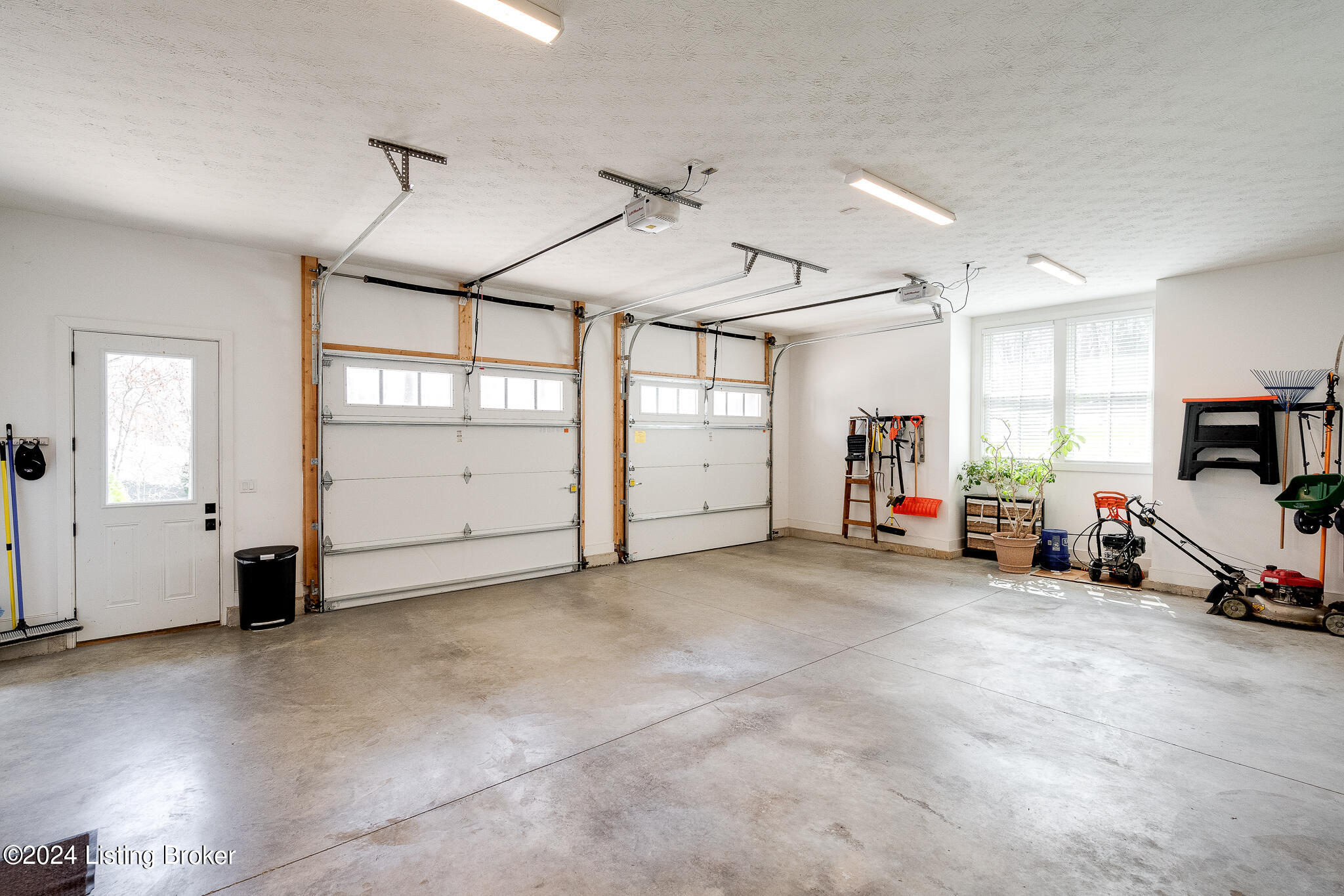 2923 Cliffwynde Trace