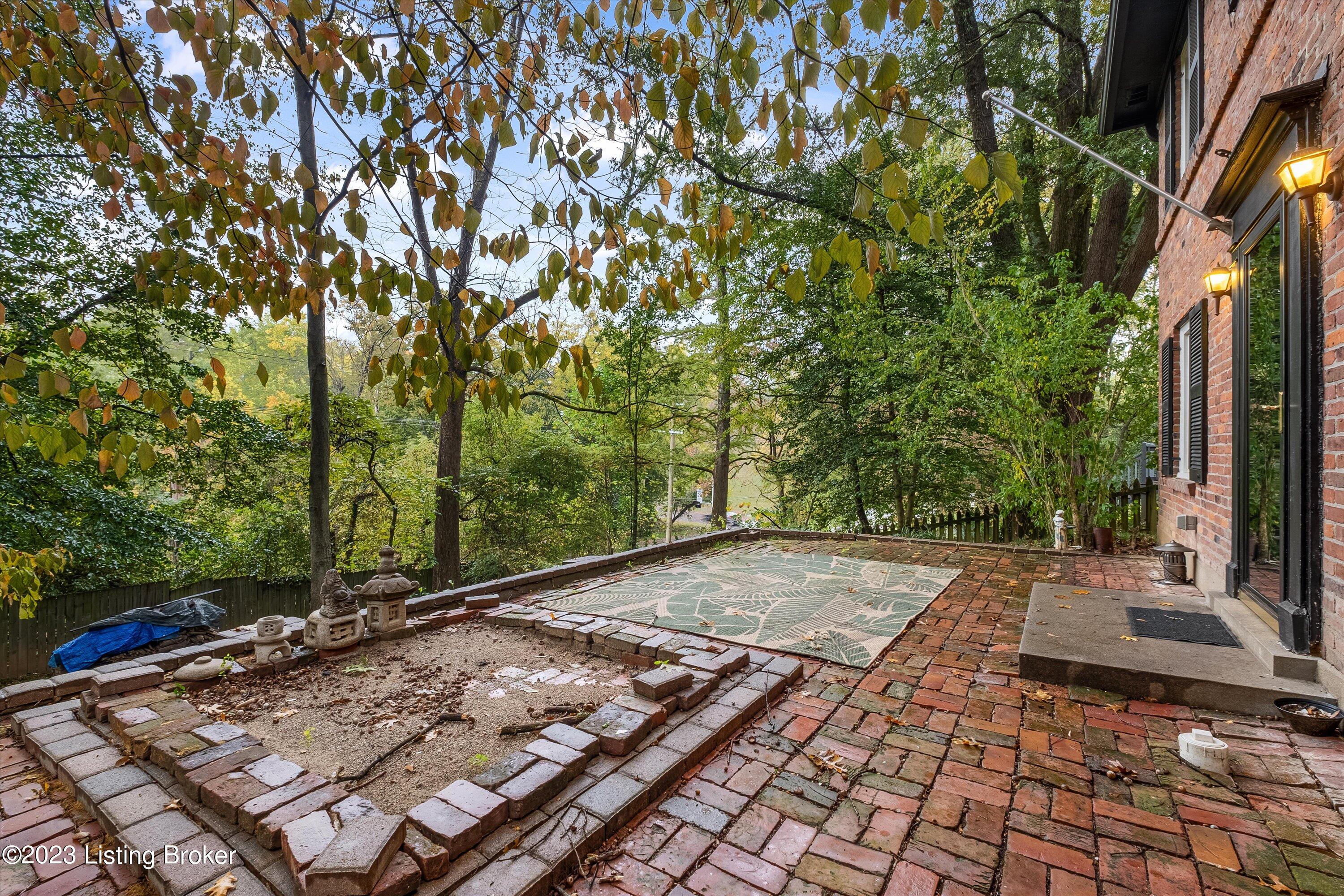 2426 Cross Hill Rd