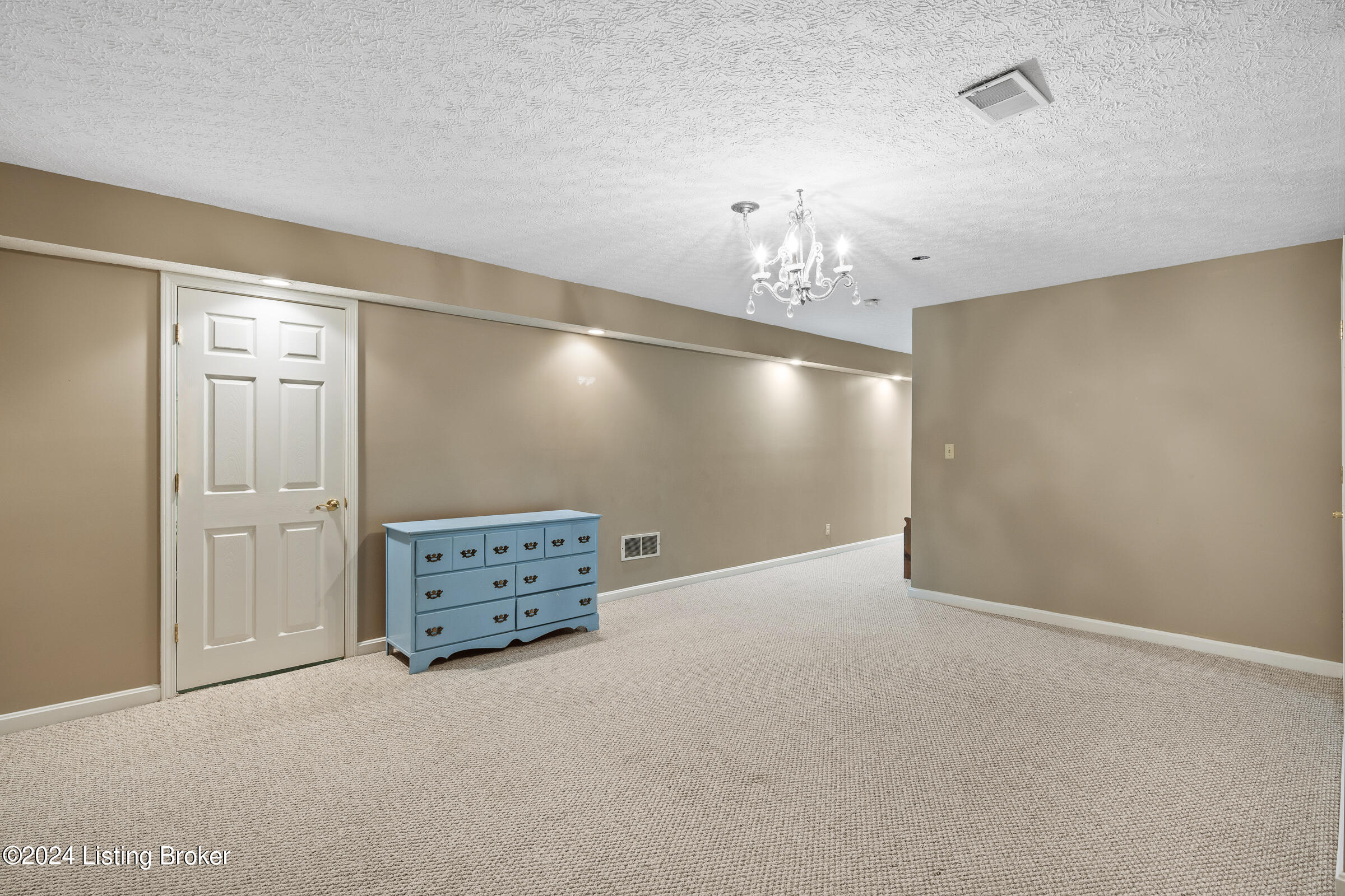 409 Olde Colony Cove