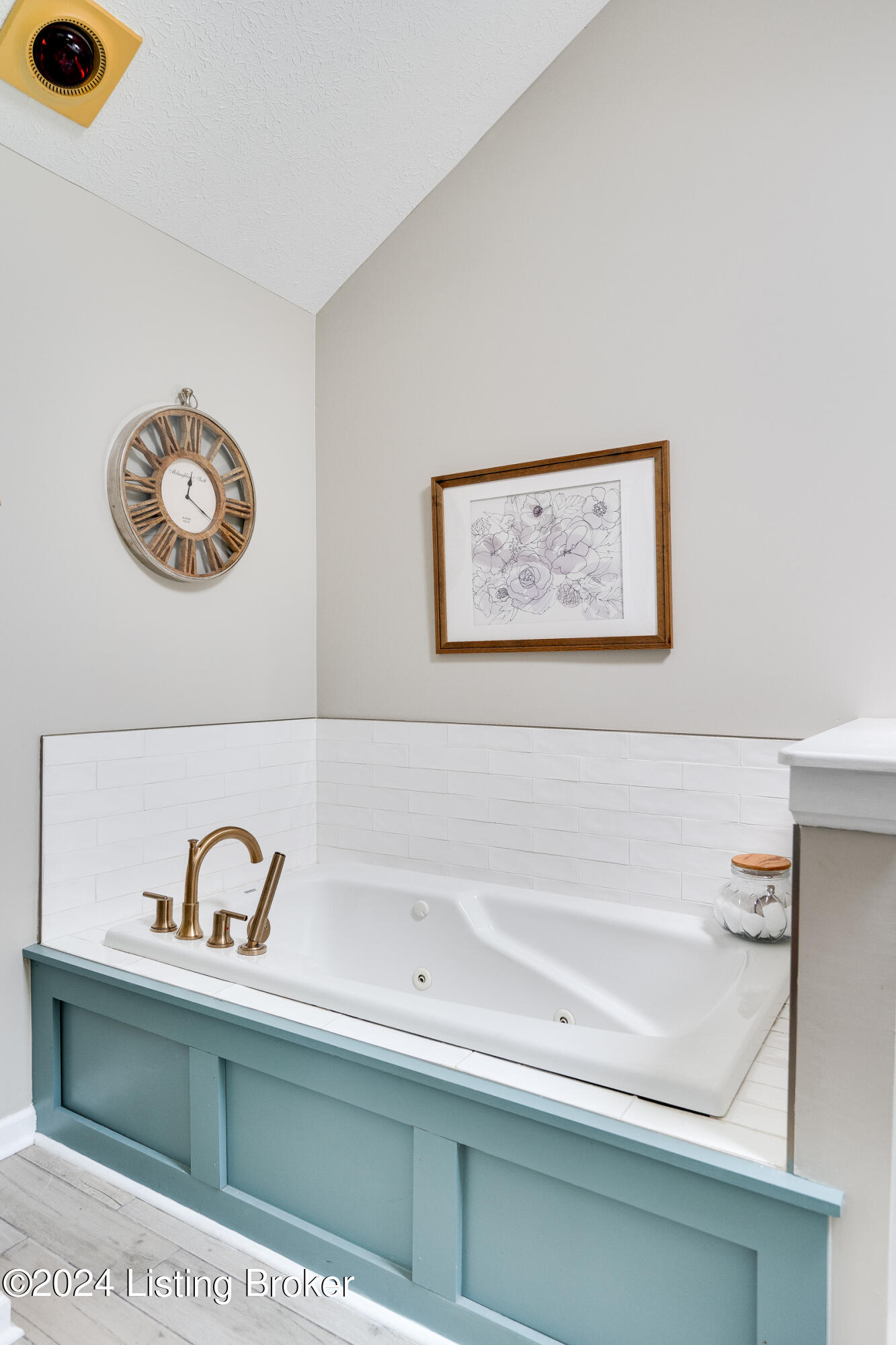 409 Olde Colony Cove