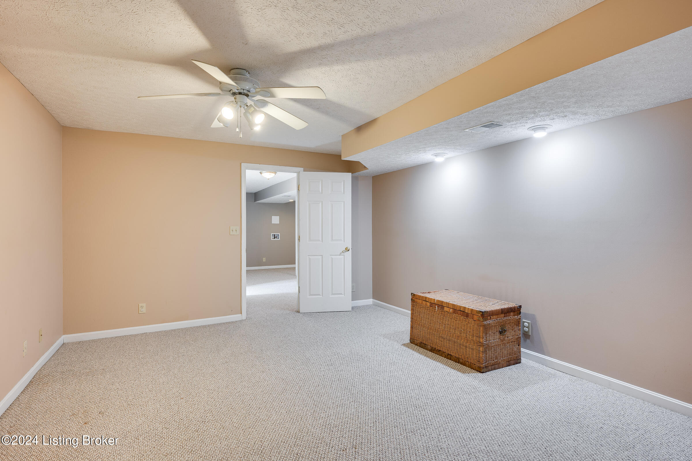409 Olde Colony Cove
