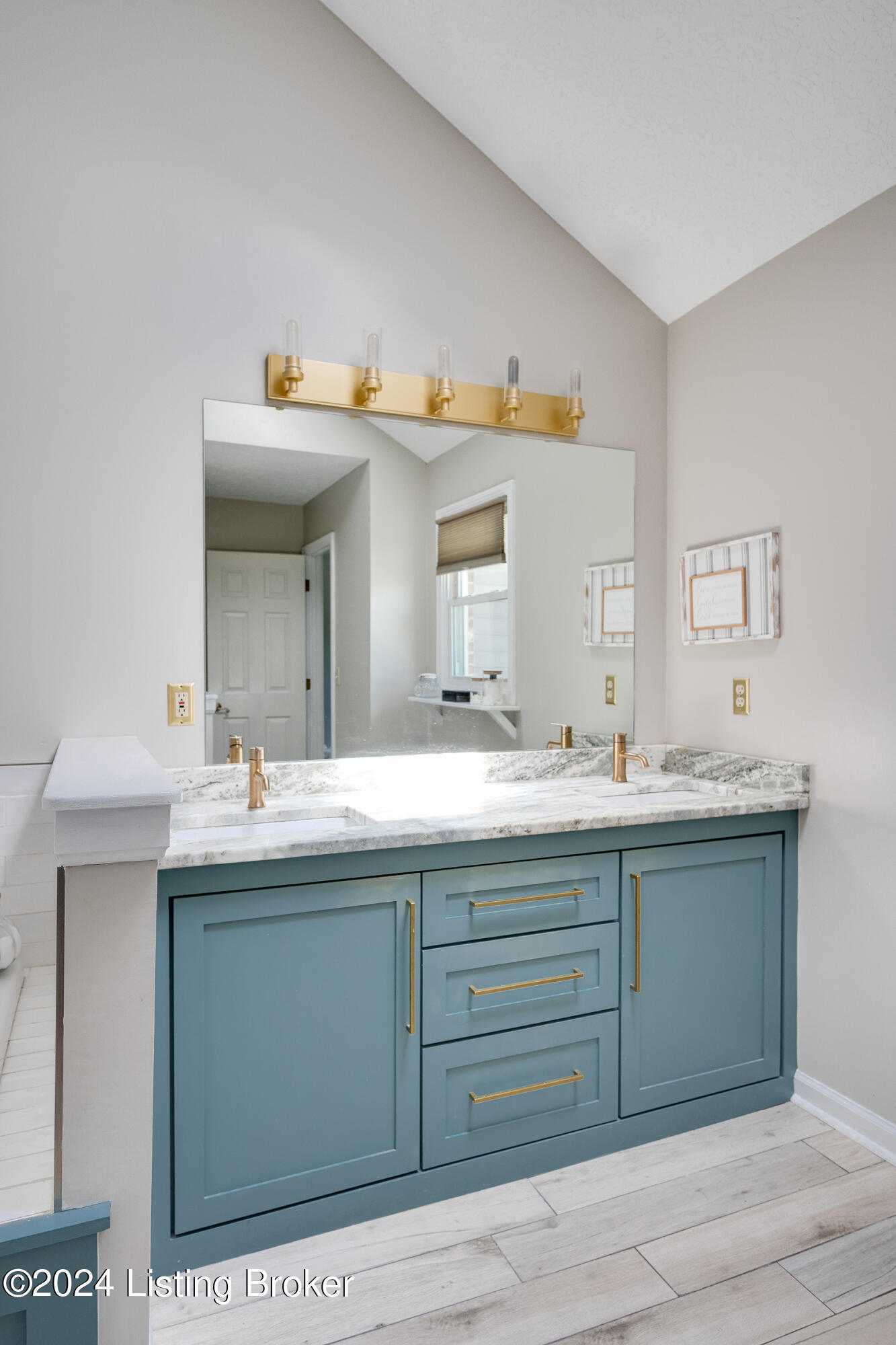 409 Olde Colony Cove